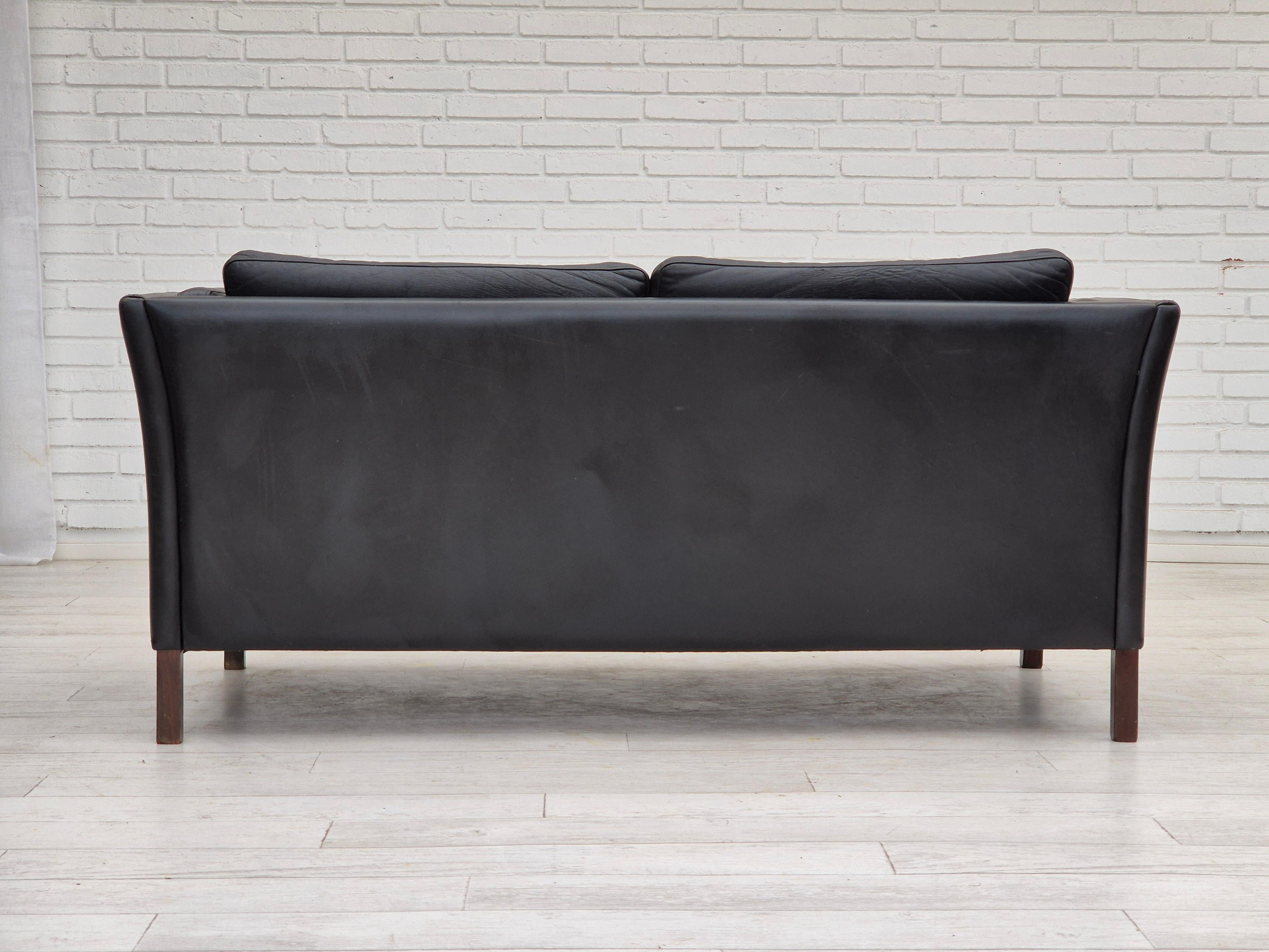 1960er Jahre, dänisches Design von Mogens Hansen, 2-sitziges Sofa im Originalzustand. im Angebot 3