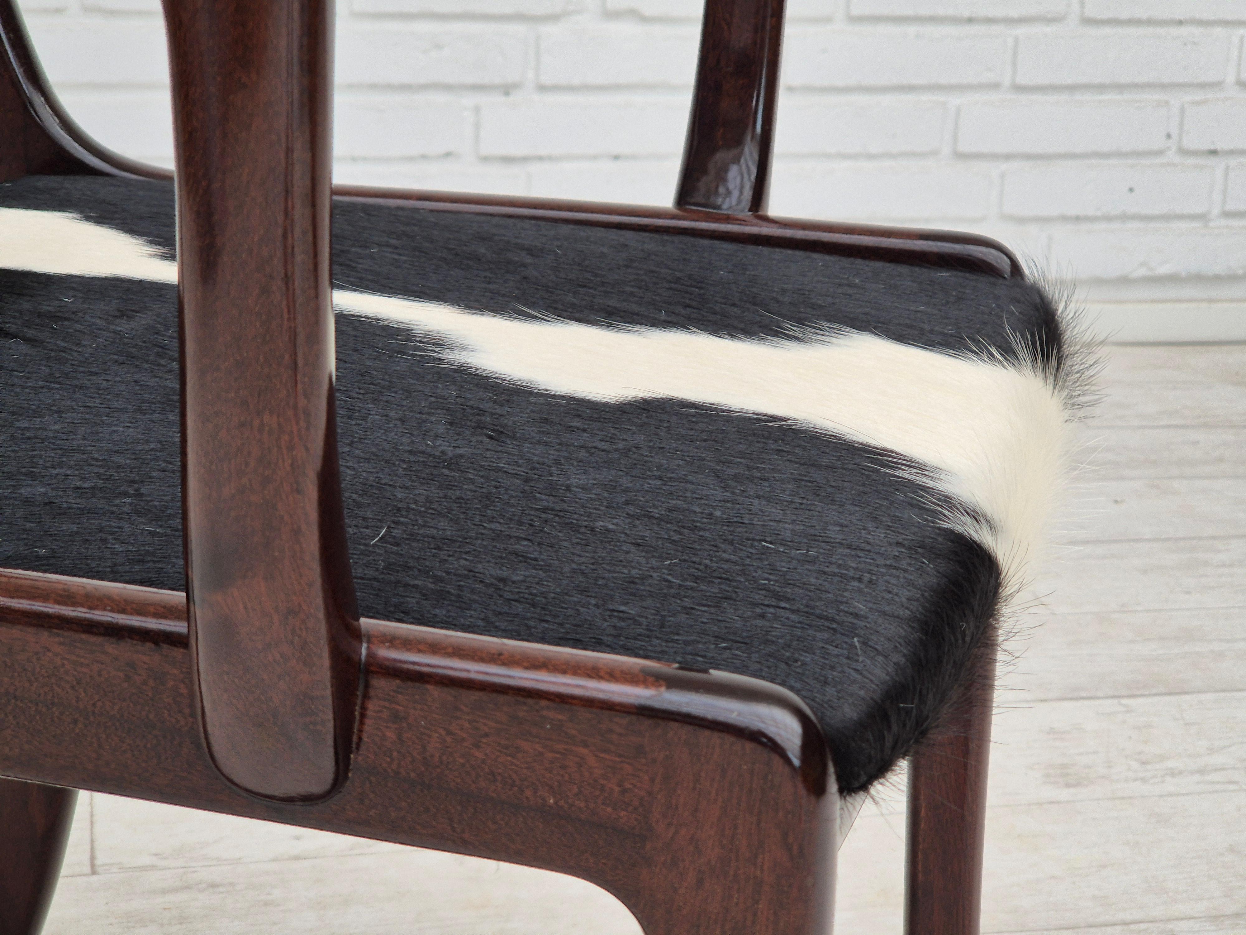 Années 1960, Design/One Wanscher, fauteuil, peau de vache, retapissé. en vente 4