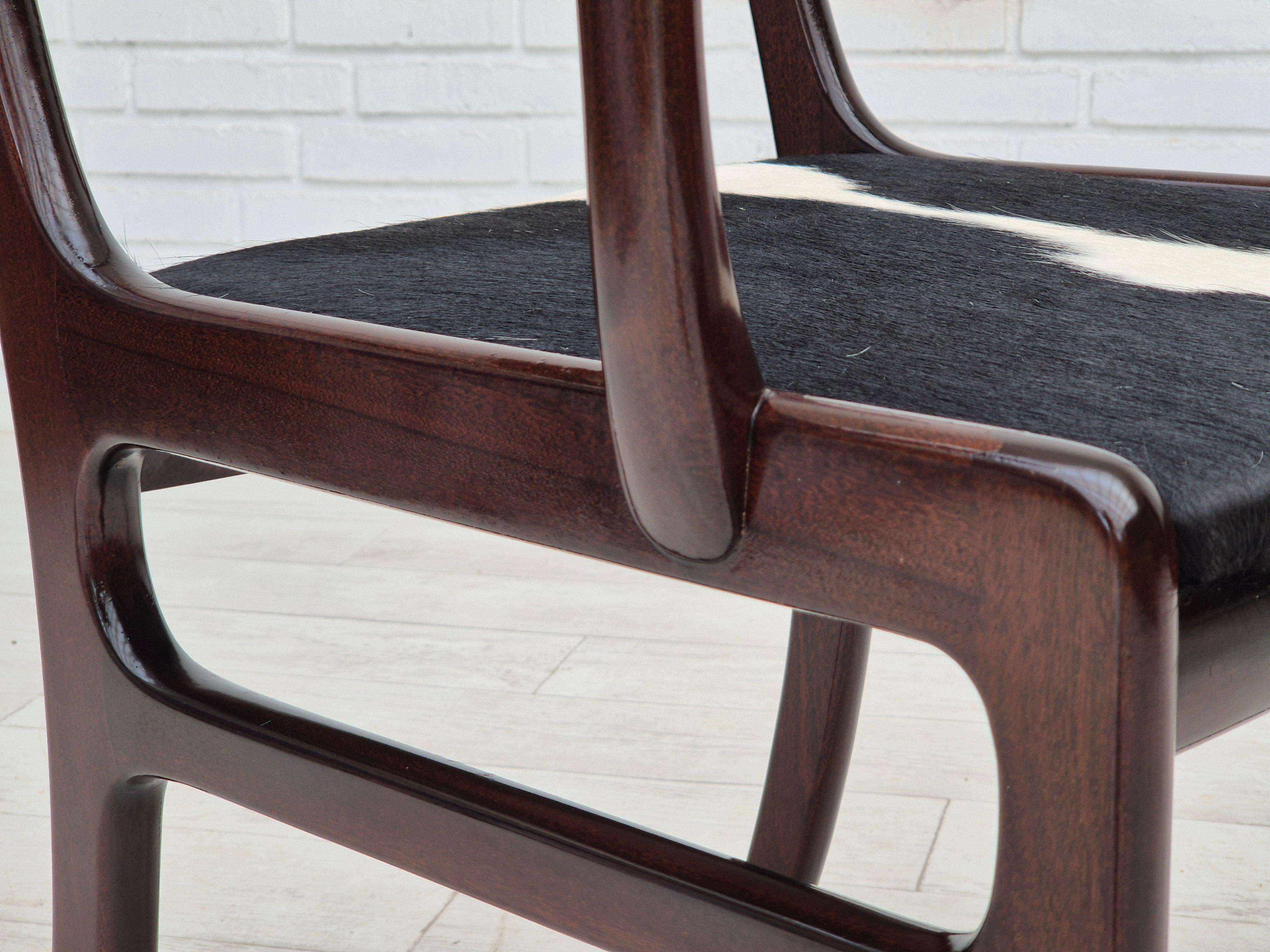 Années 1960, Design/One Wanscher, fauteuil, peau de vache, retapissé. en vente 6