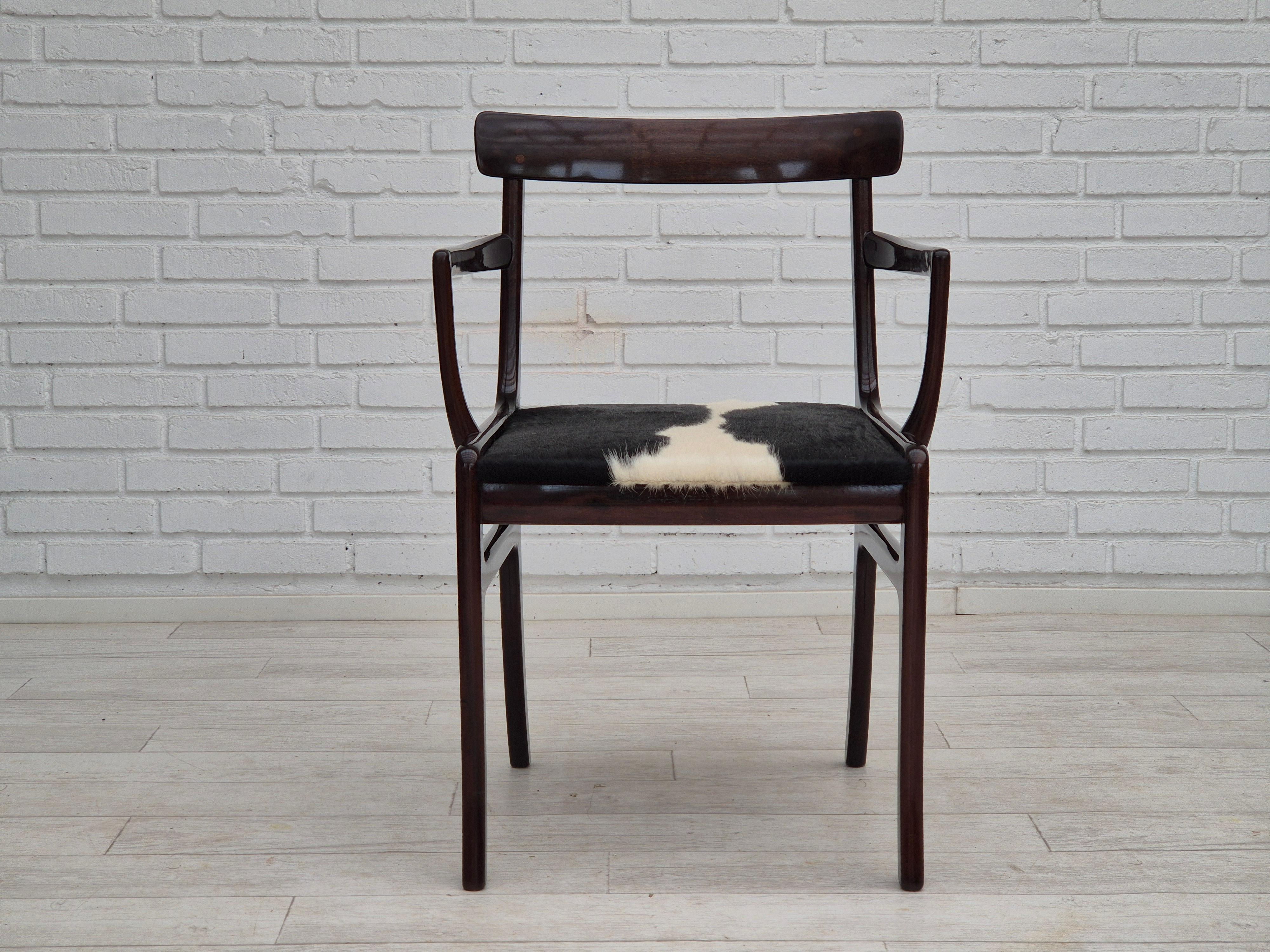 Scandinave moderne Années 1960, Design/One Wanscher, fauteuil, peau de vache, retapissé. en vente