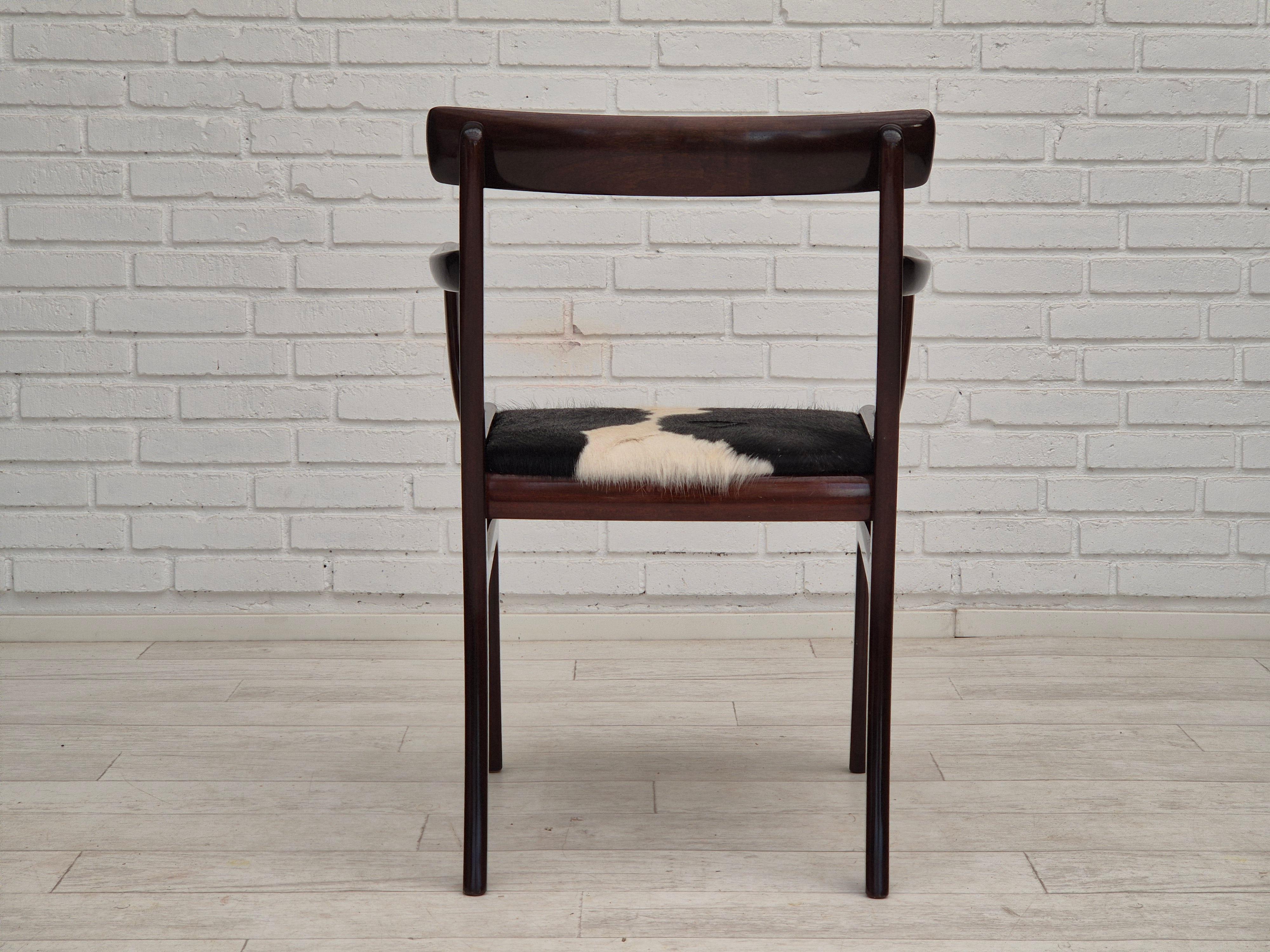 Années 1960, Design/One Wanscher, fauteuil, peau de vache, retapissé. Bon état - En vente à Tarm, 82