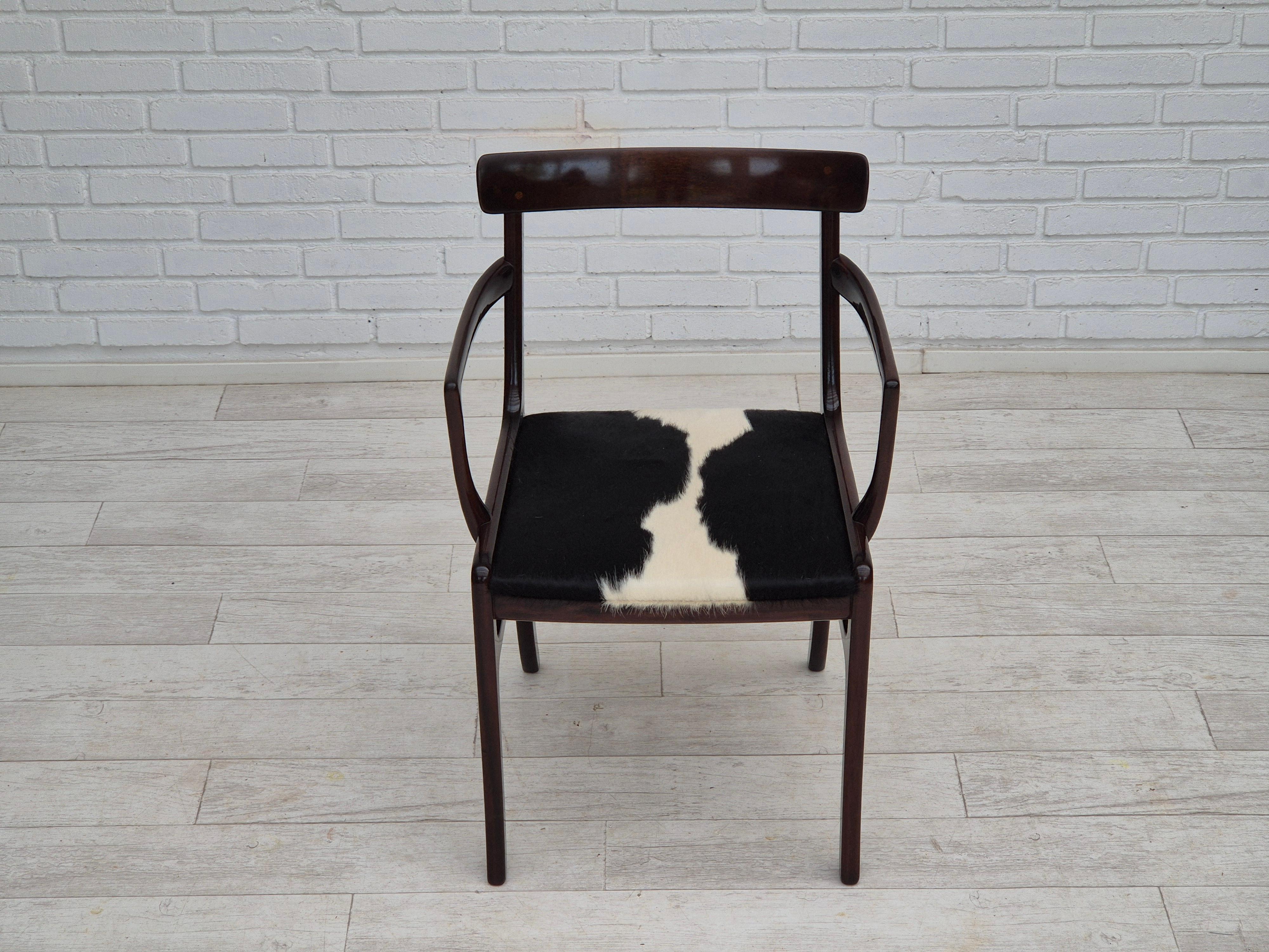 Milieu du XXe siècle Années 1960, Design/One Wanscher, fauteuil, peau de vache, retapissé. en vente