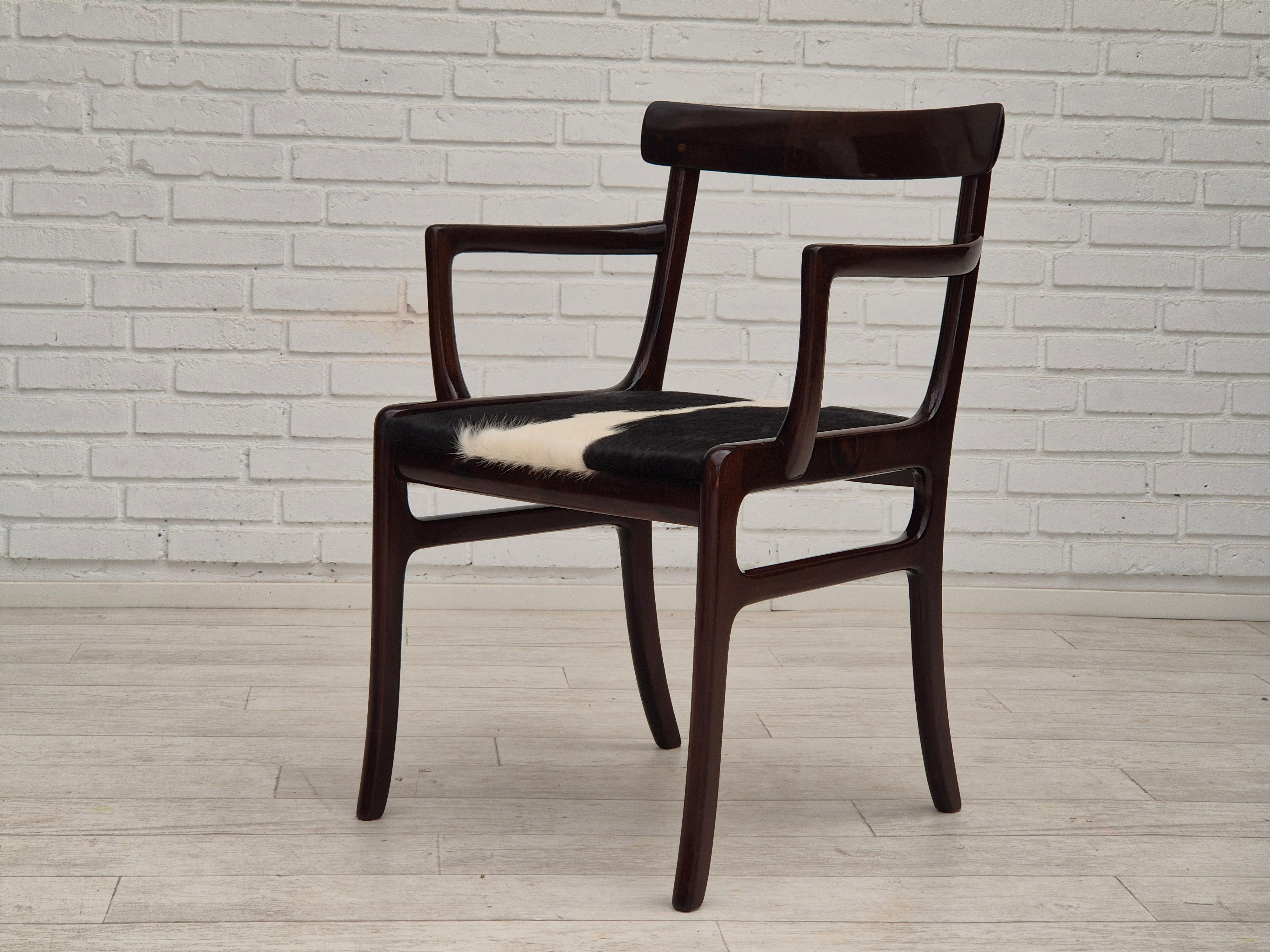 Années 1960, Design/One Wanscher, fauteuil, peau de vache, retapissé. en vente 2