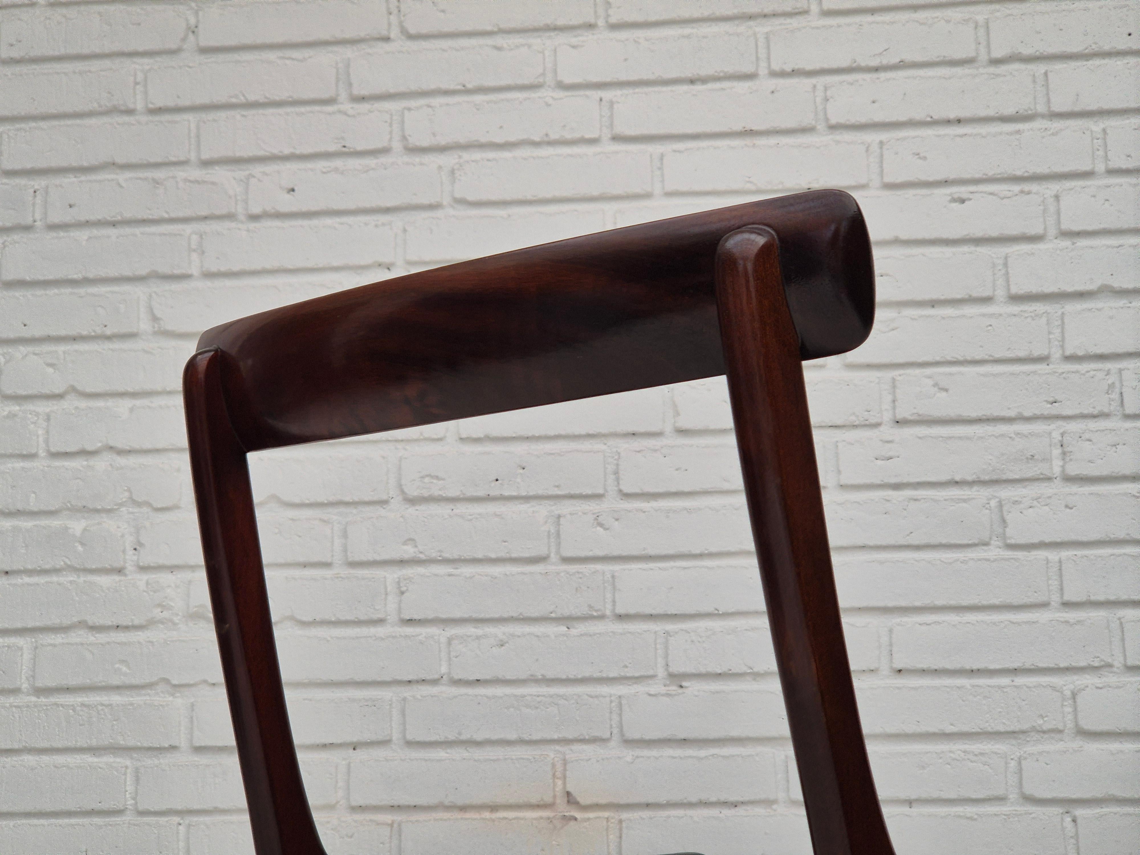Satz von 4 Esszimmerstühlen, dänisches Design von Ole Wanscher, 1960er Jahre, neu gepolstert. im Angebot 1