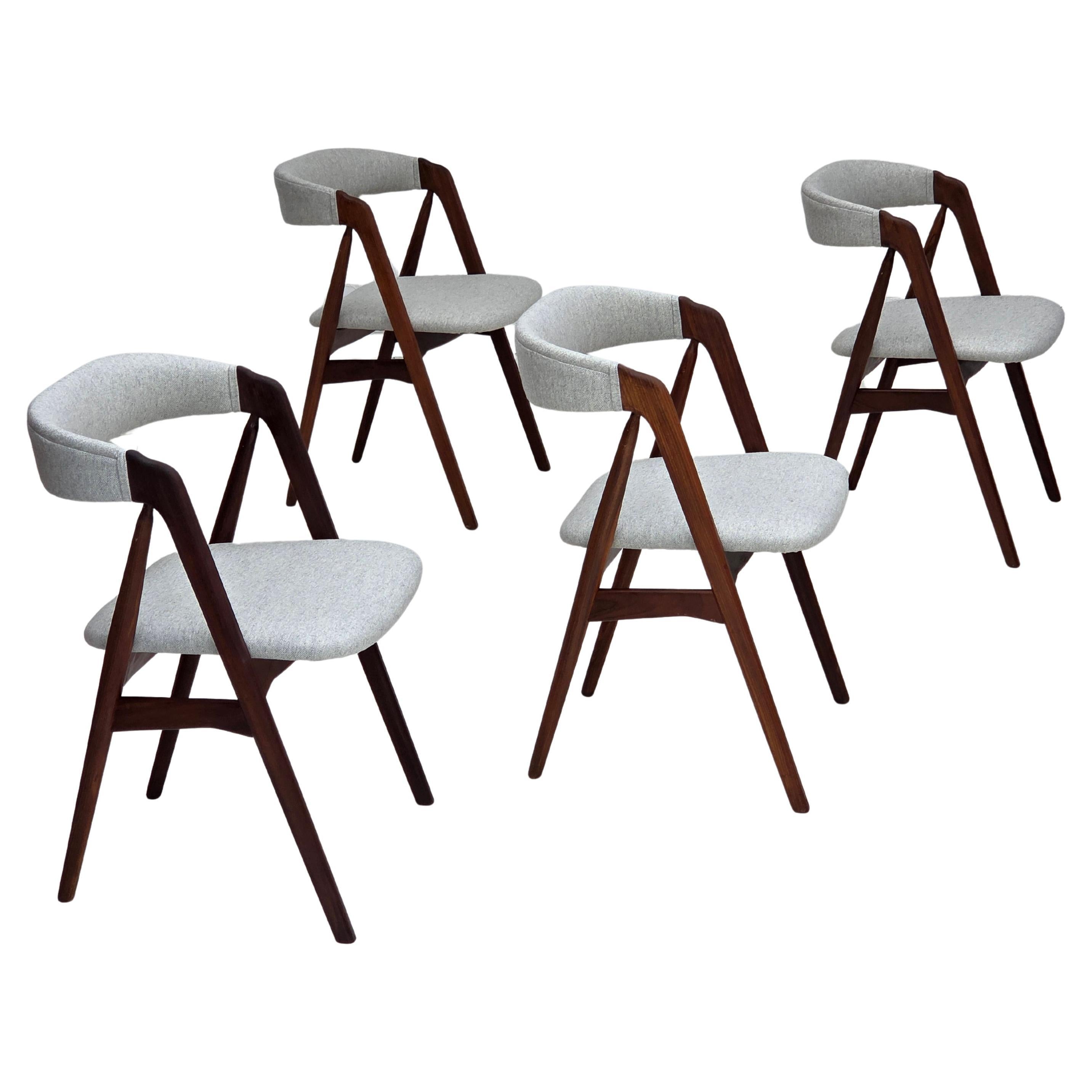 Anni '60, design danese di Th.Harlev, modello 205, set di 4 sedie ri-imbottite.