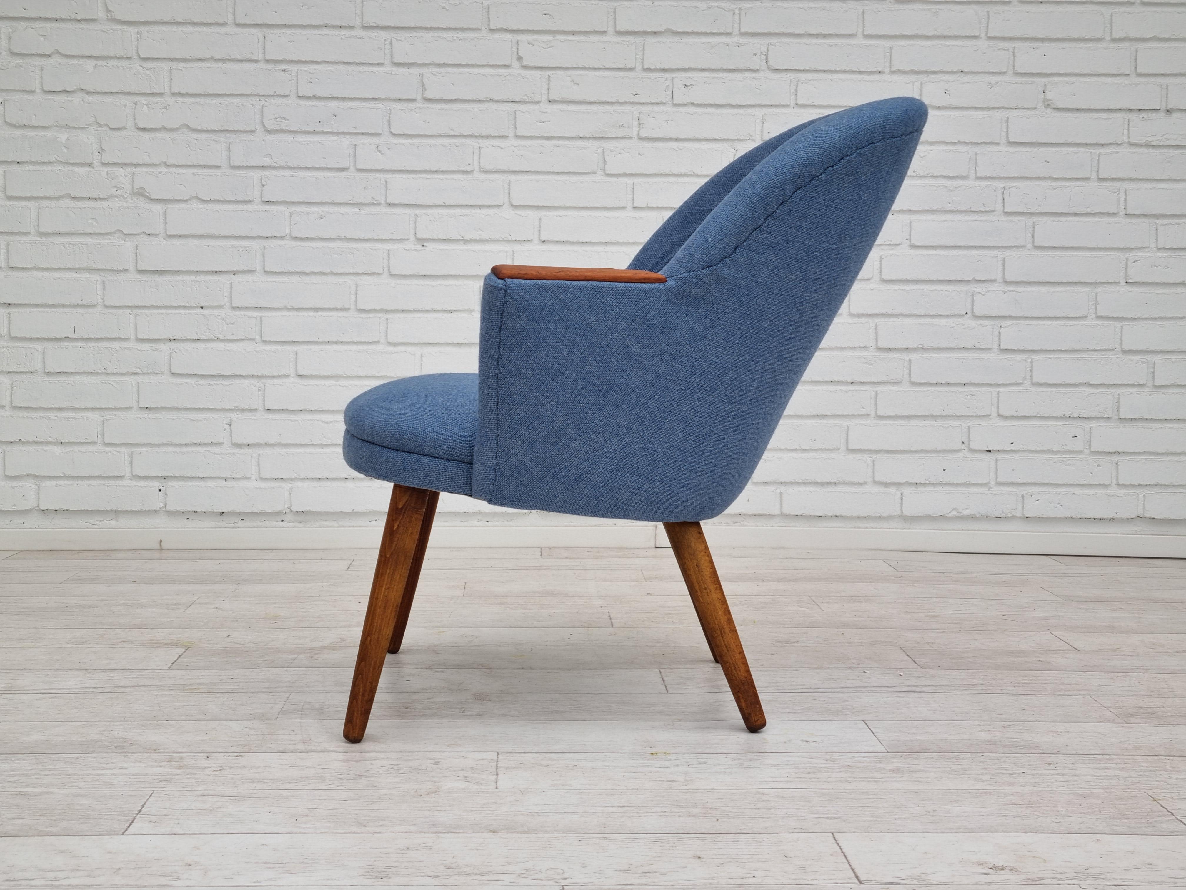 1960s, Danish Design, Completely Reupholst Lounge Chair, Camira Furniture Wool For Sale 1