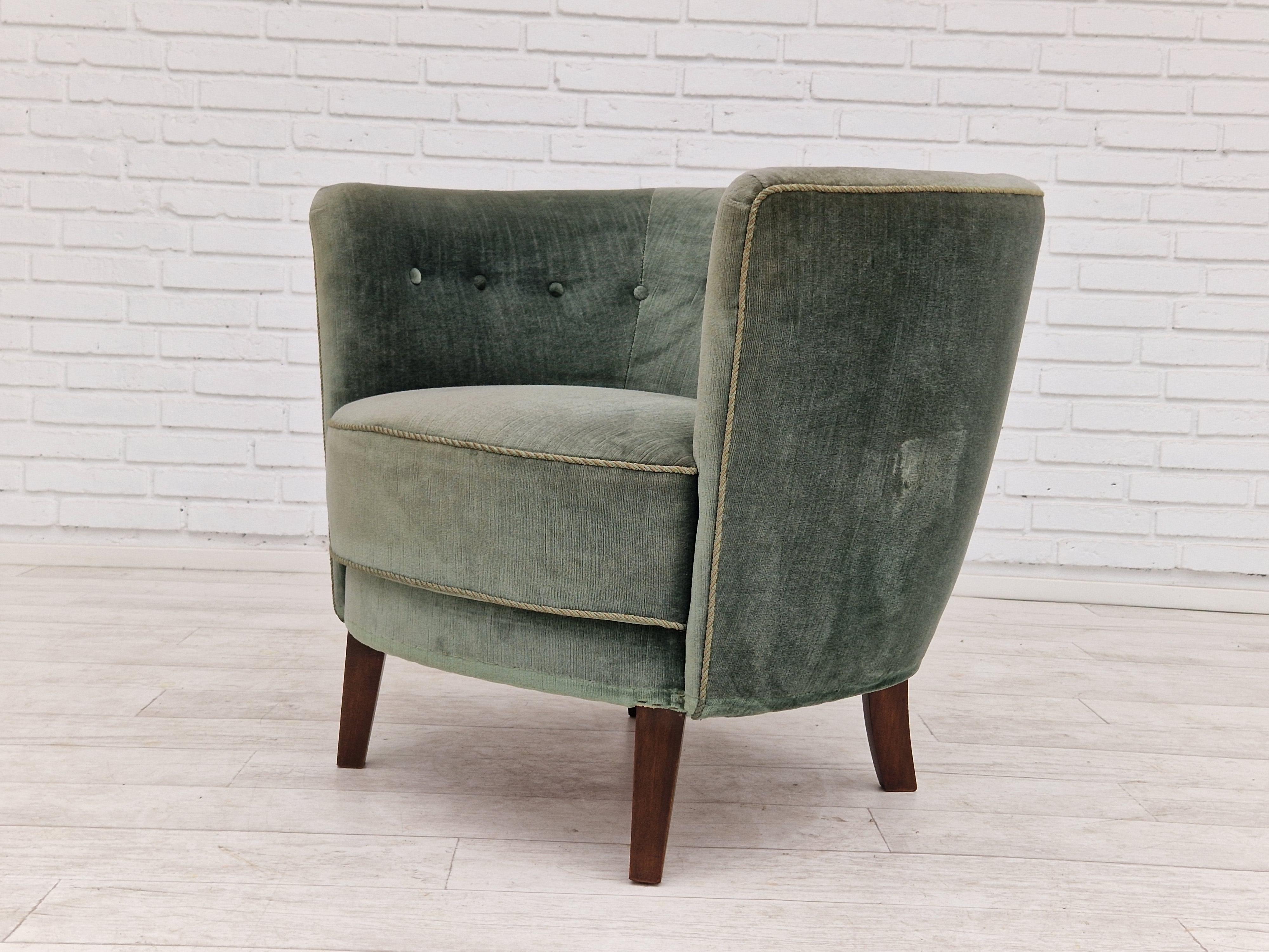 1960s, Danish Design, Curved Loungechair, Original Very Good Condition For Sale 6