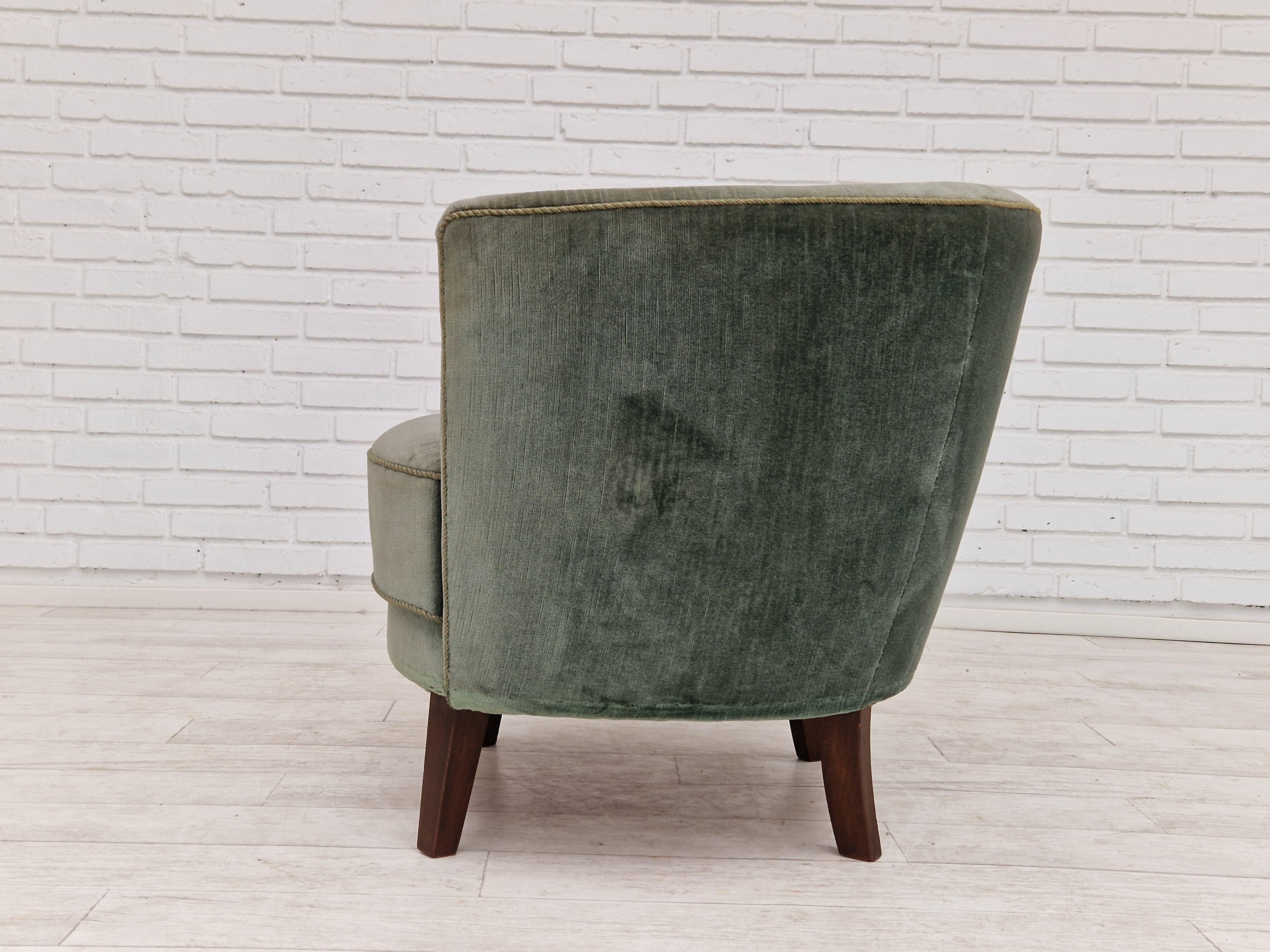 Fabric 1960s, Danish Design, Curved Loungechair, Original Very Good Condition For Sale