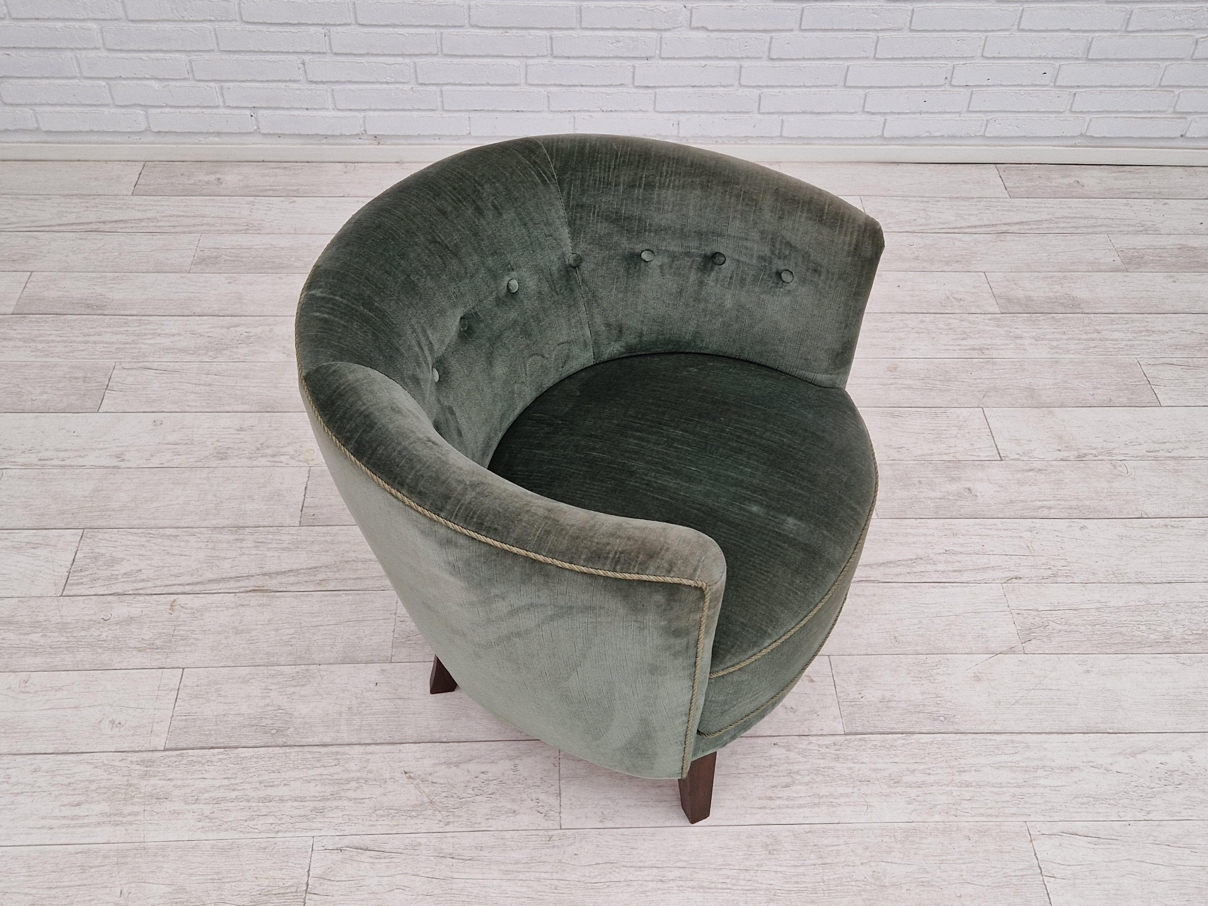 Tissu Fauteuil de salon courbé danois des années 1960, très bon état d'origine. en vente