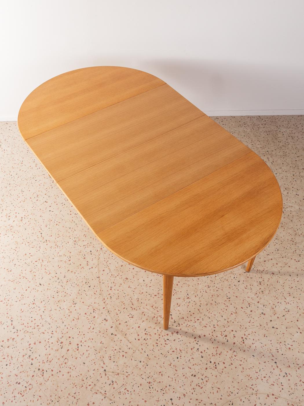 Oak 1960s Danish Design Extendable Dining Table For Sale