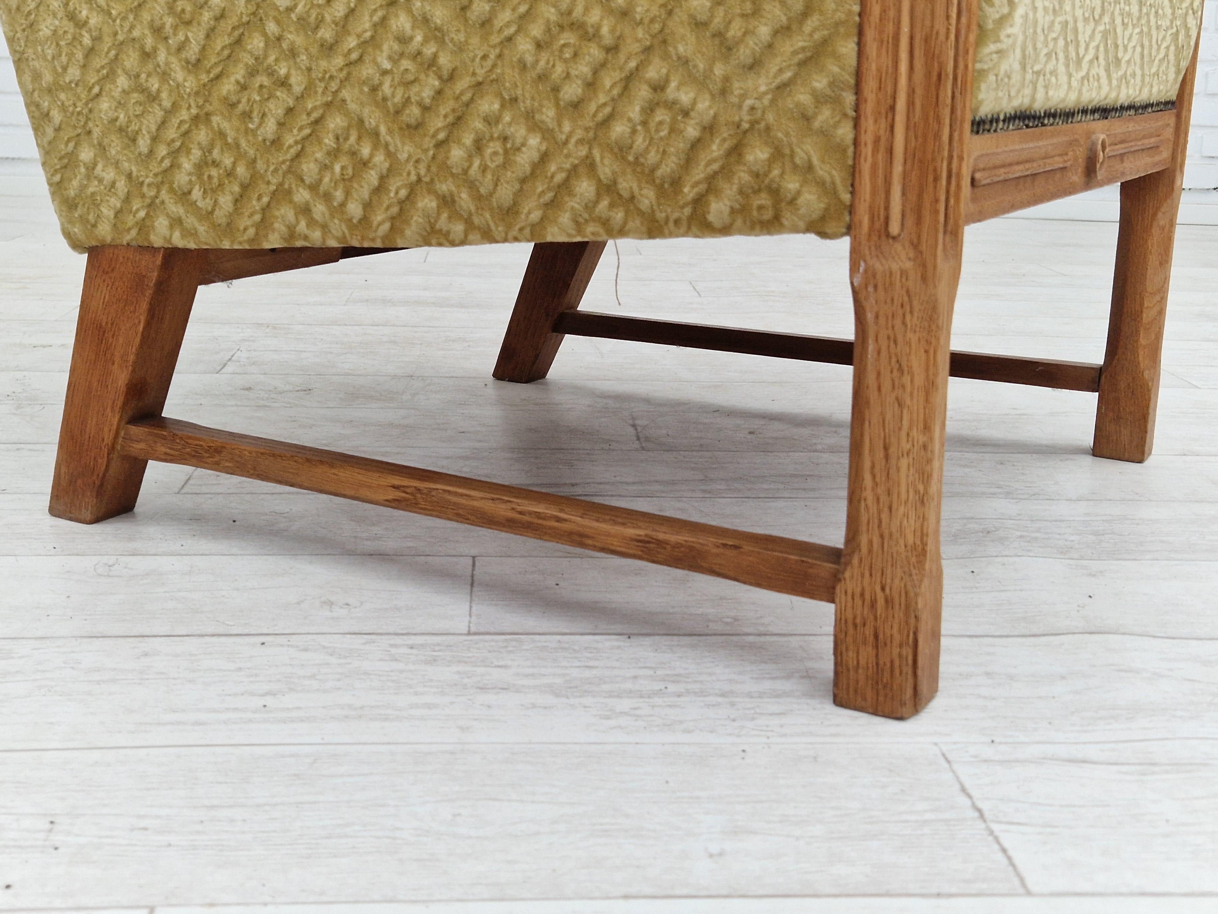 1960er Jahre, Dänisches Design, Sessel mit hoher Rückenlehne, Möbelstoff, Eichenholz. im Angebot 3