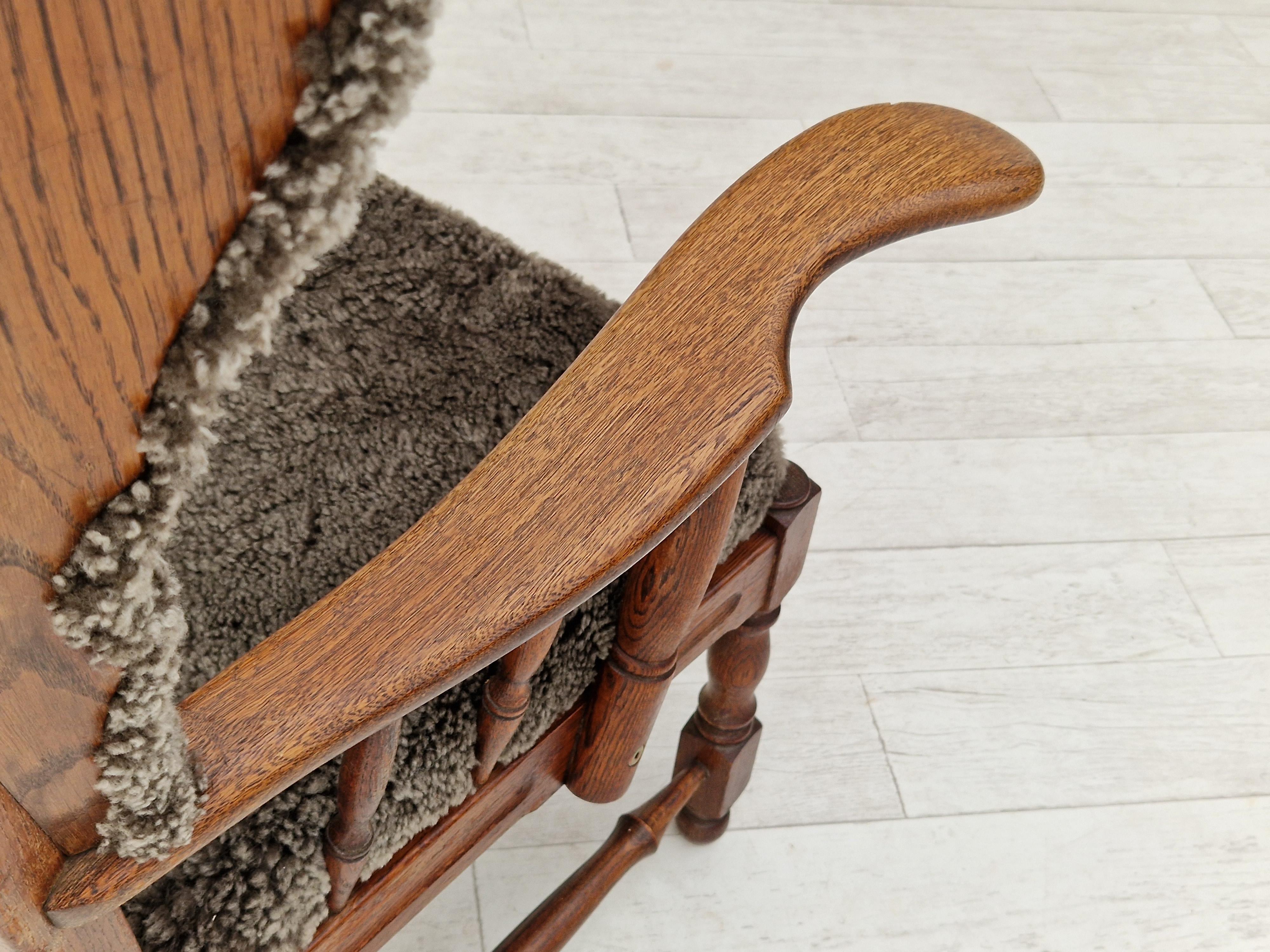 Anni '60, Design danese, Sedia con patta per le orecchie ristrutturata e rivestita, pelle di pecora in vendita 3