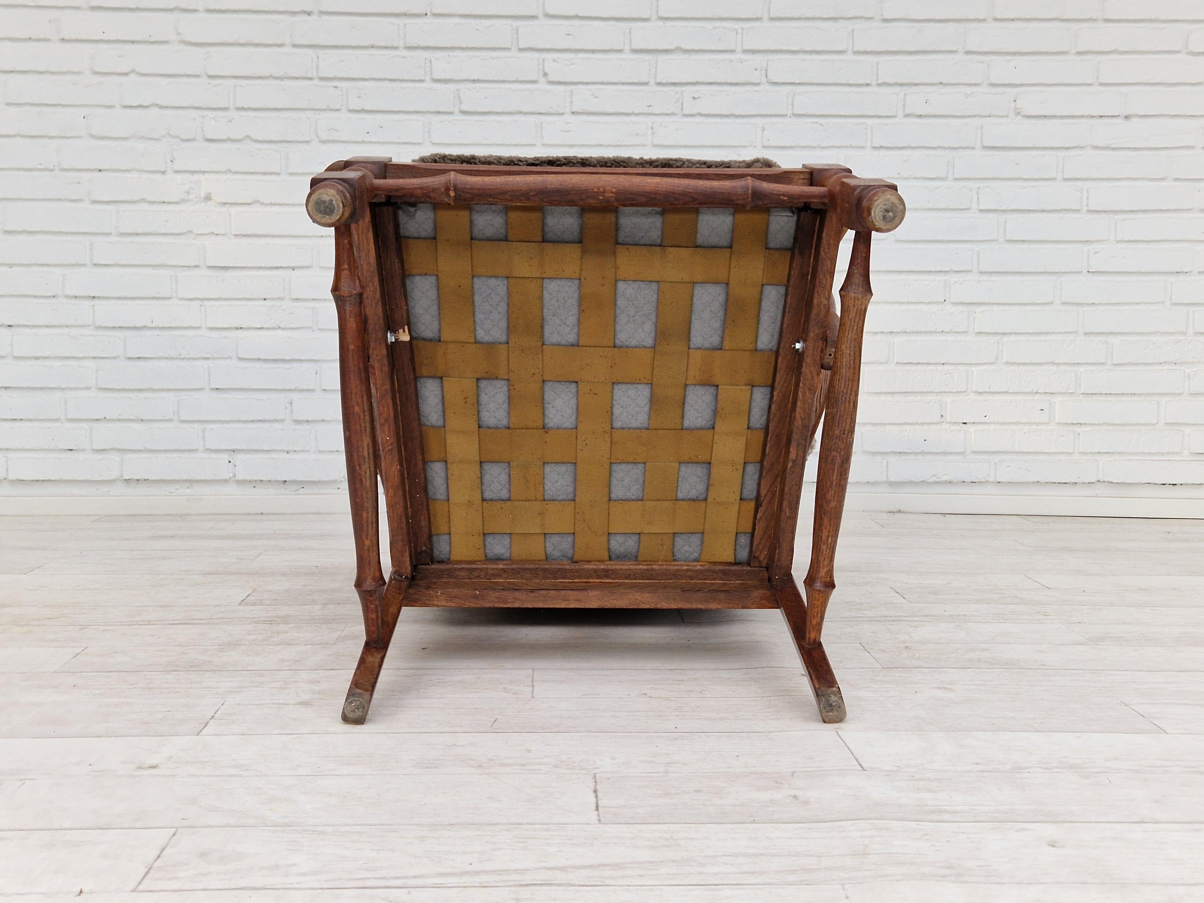Anni '60, Design danese, Sedia con patta per le orecchie ristrutturata e rivestita, pelle di pecora in vendita 12