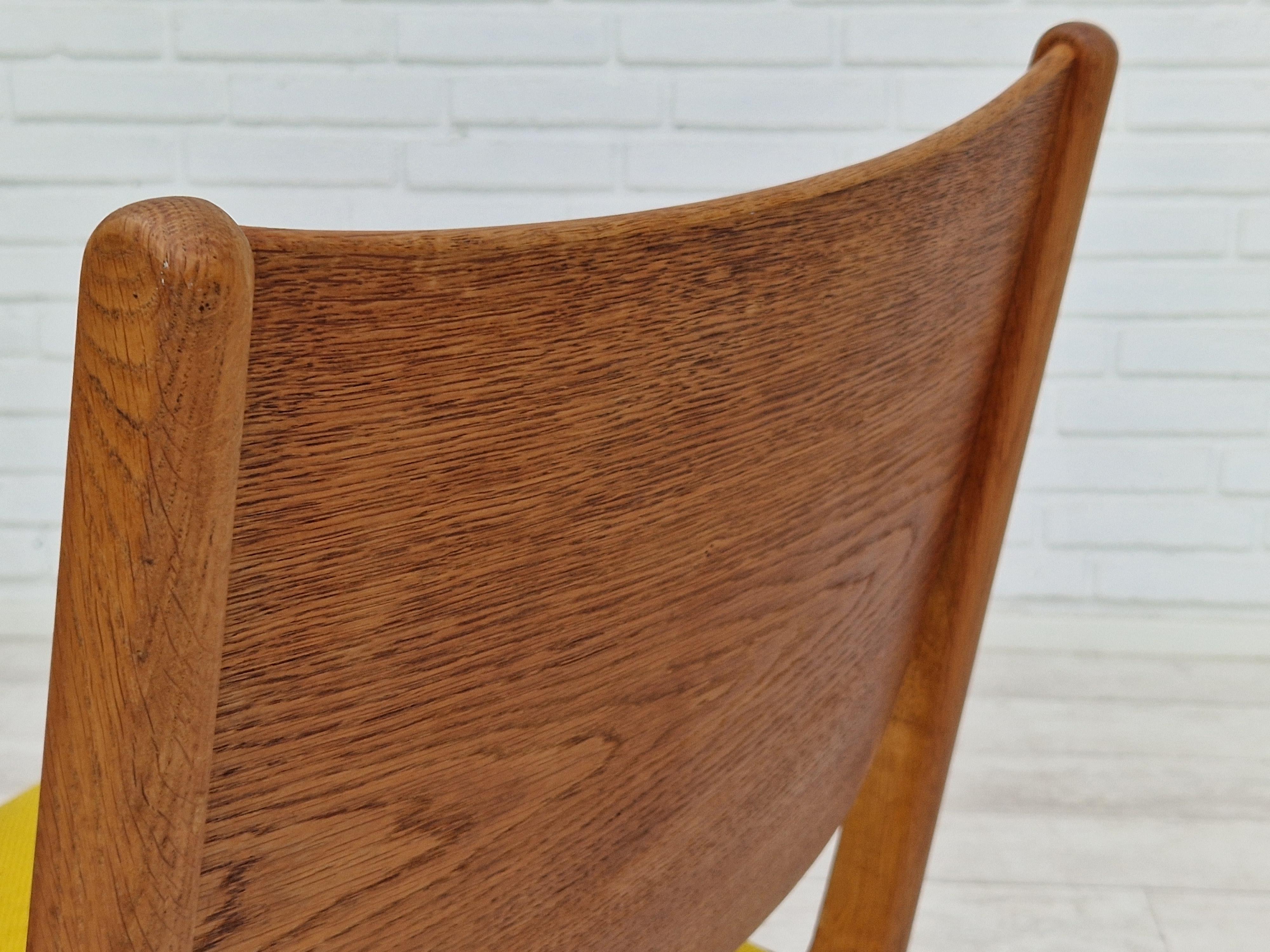 1960s, Danish Design, Restored Armchair, Kvadrat Wool, Oak Wood For Sale 10