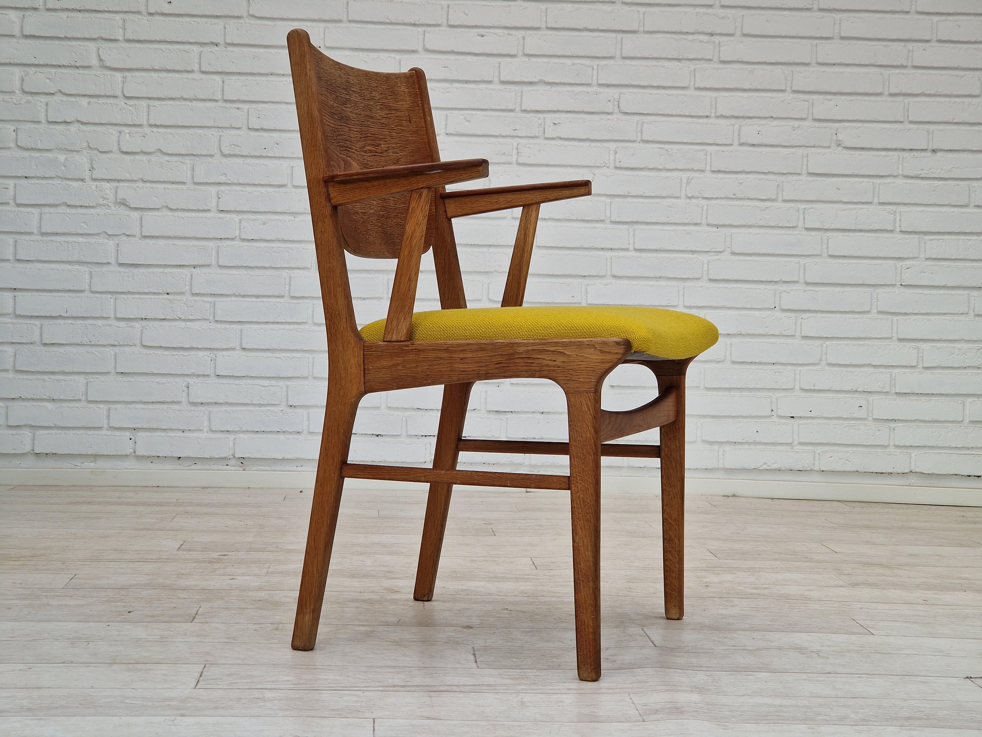 Dänischer Design, restaurierter Sessel aus den 1960er Jahren, Kvadrat-Wolle, Eichenholz. im Zustand „Gut“ im Angebot in Tarm, 82