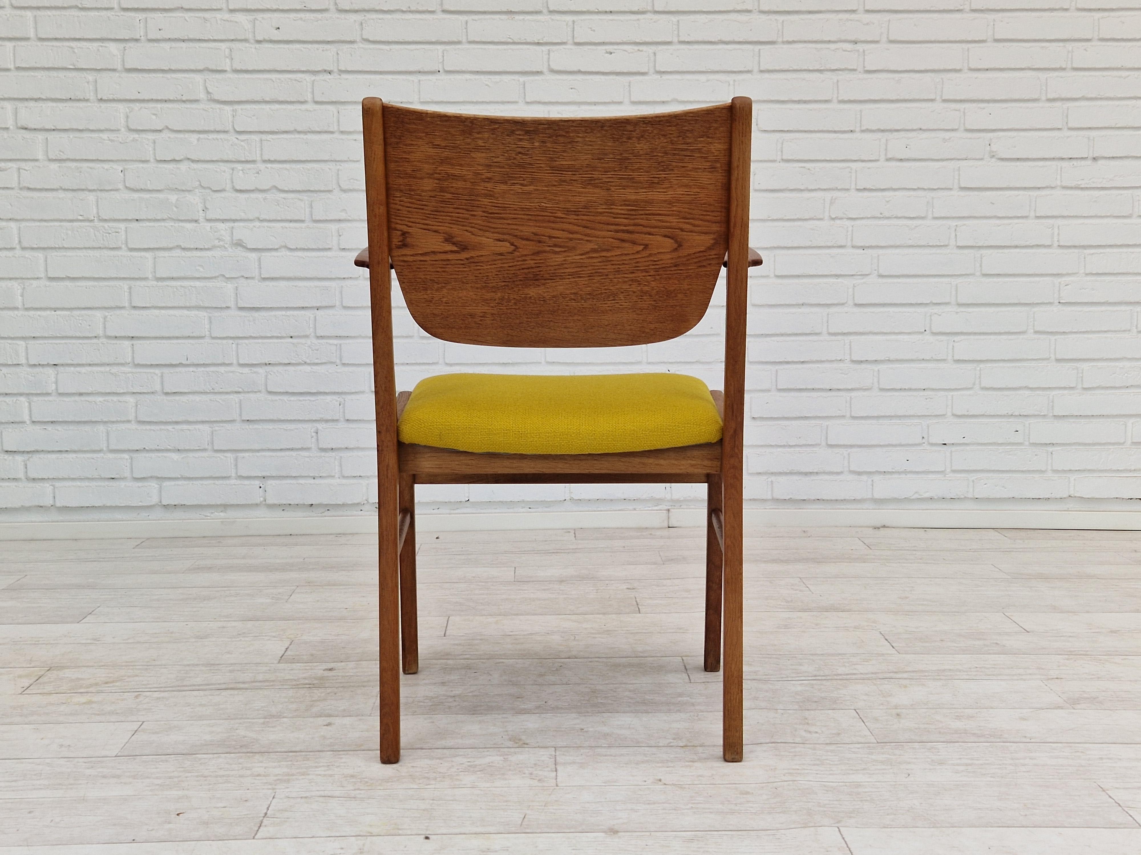 1960s, Danish Design, Restored Armchair, Kvadrat Wool, Oak Wood For Sale 2