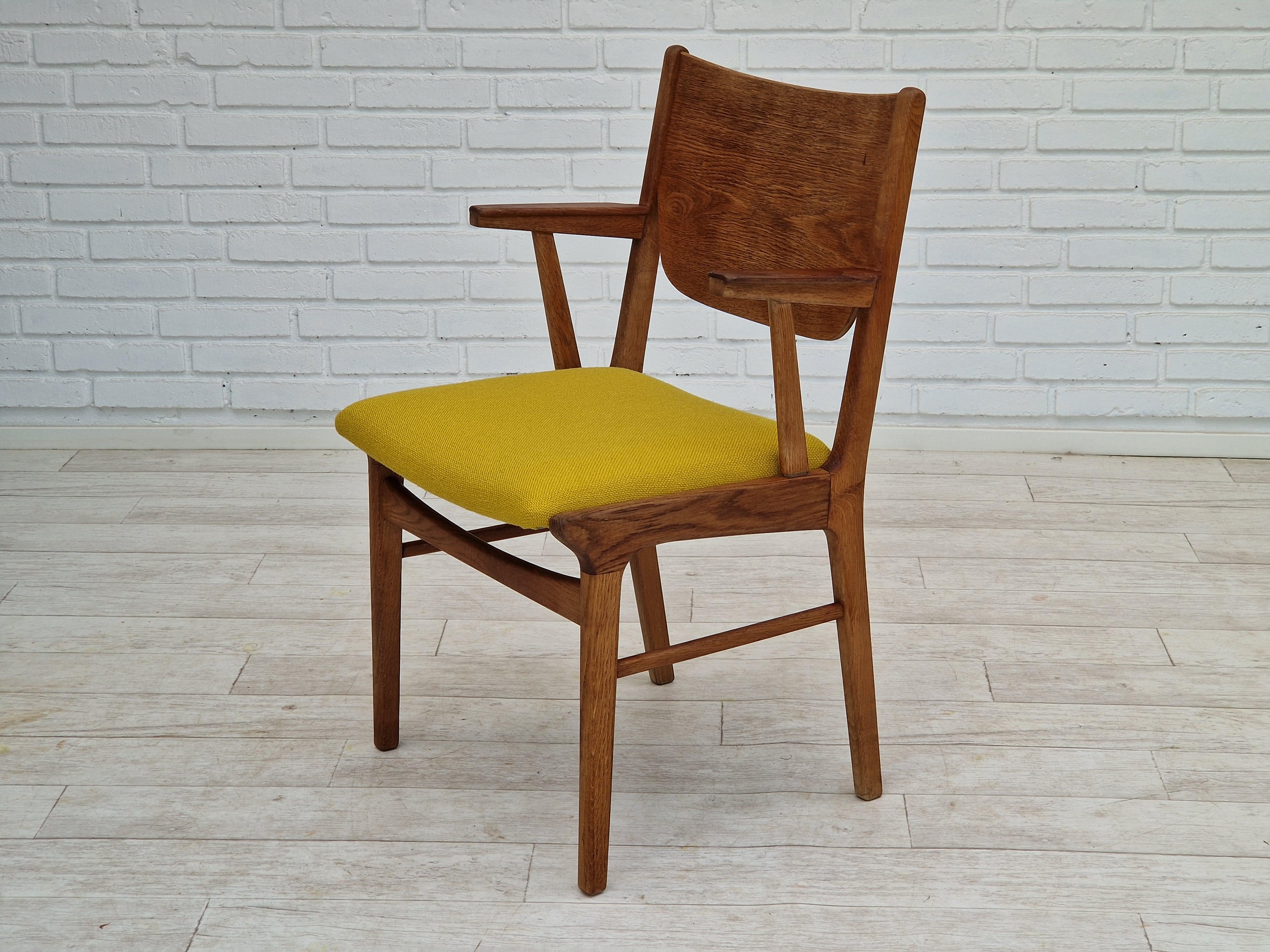 1960s, Danish Design, Restored Armchair, Kvadrat Wool, Oak Wood For Sale 3