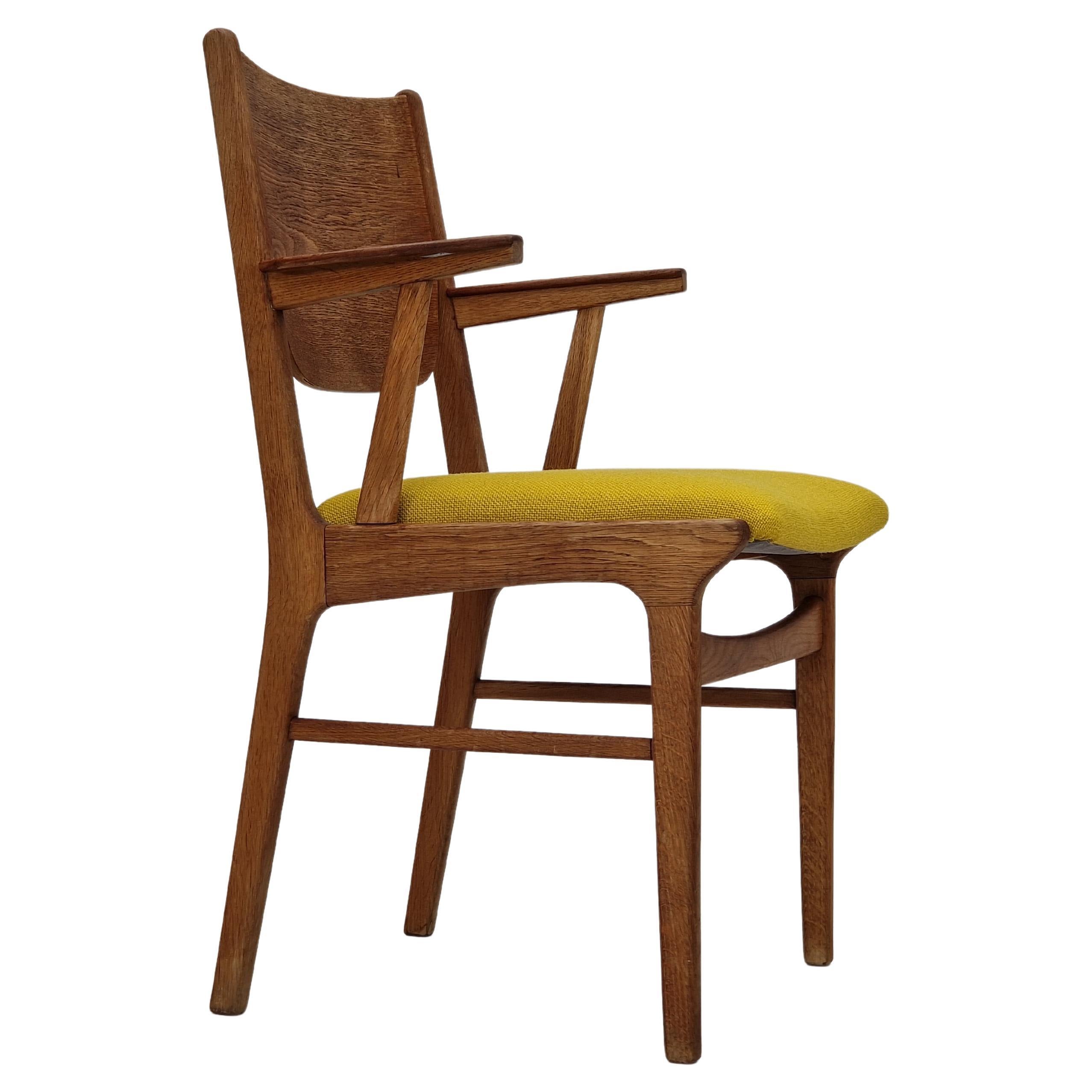 Dänischer Design, restaurierter Sessel aus den 1960er Jahren, Kvadrat-Wolle, Eichenholz. im Angebot