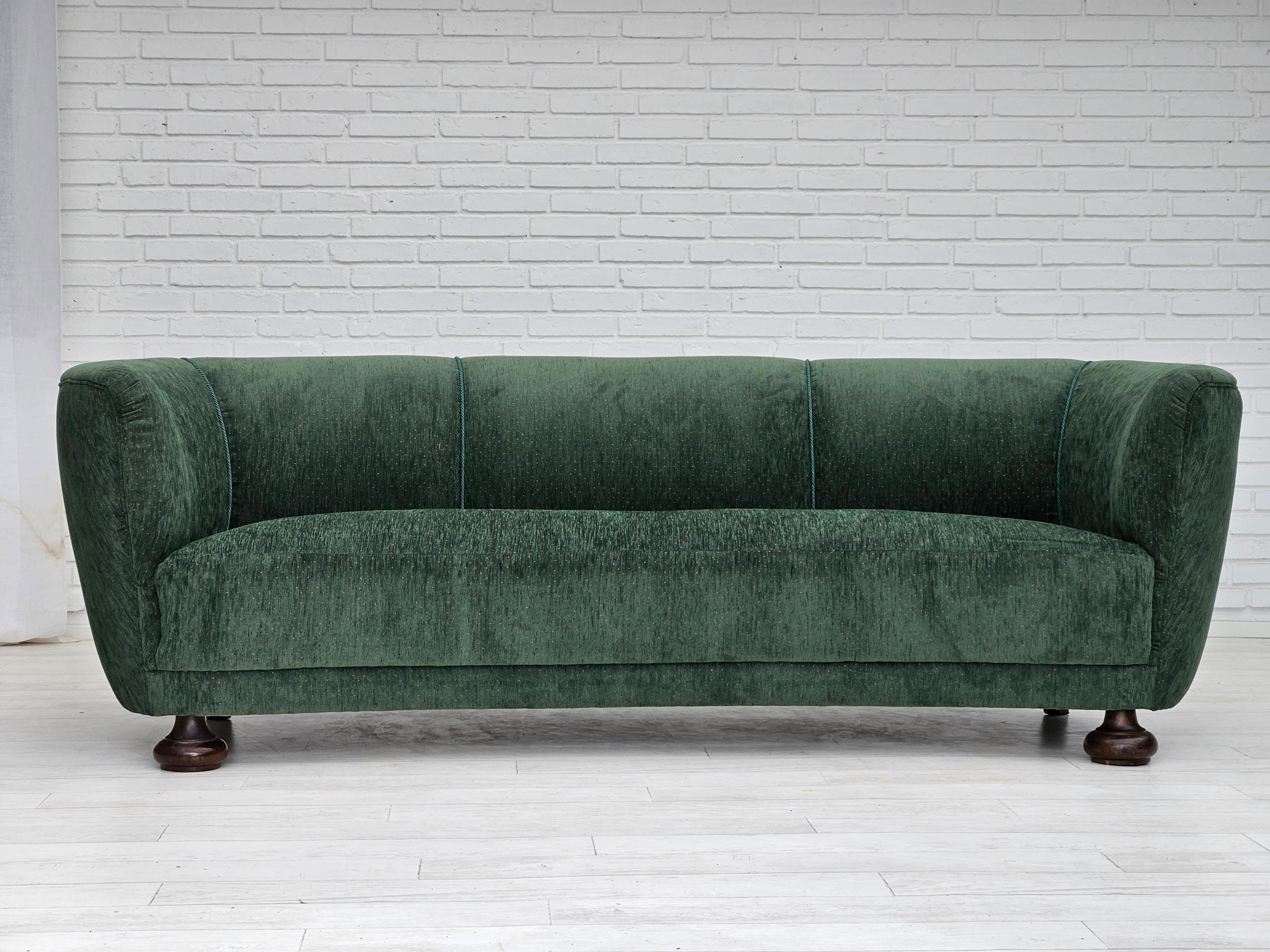 1960er Jahre, dänisches Design, neu gepolstertes 3-Sitzer-Sofa „Banana“-Sofa, Vintage-Samt, Vintage-Samt. im Angebot 9