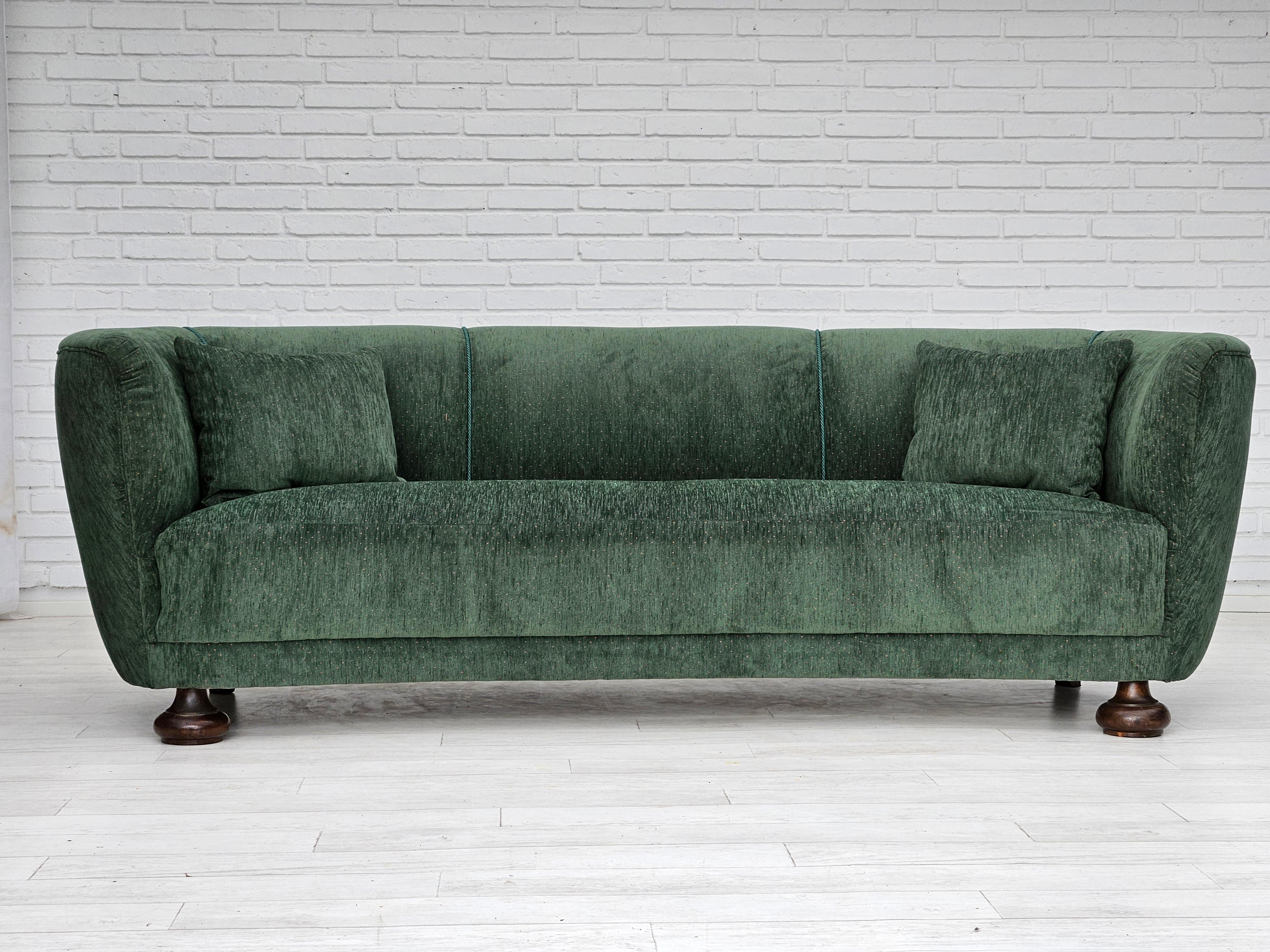1960er Jahre, Dänisches Design. Aufgearbeitetes, neu gepolstertes 3-Sitzer-Sofa 