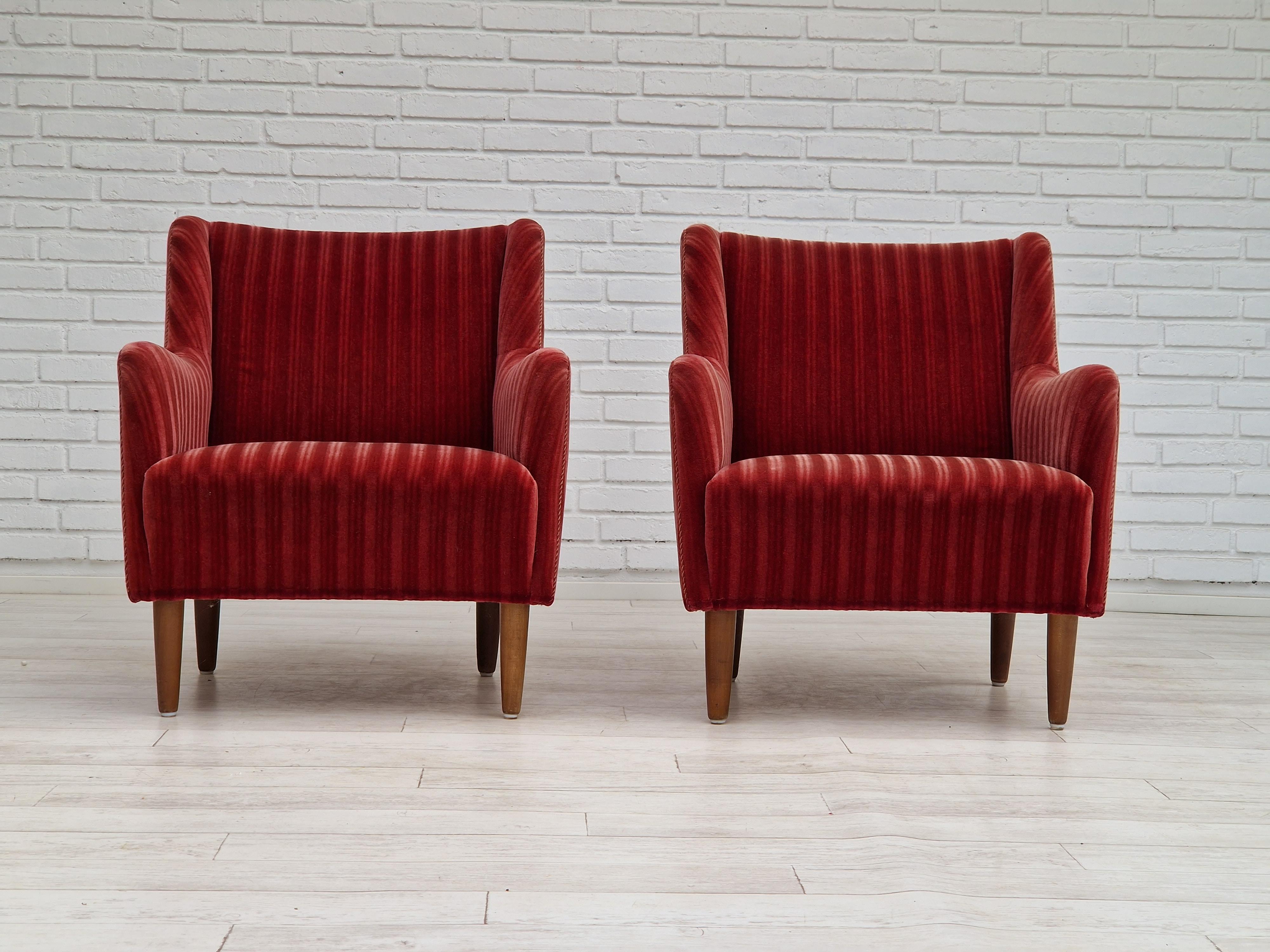 Mid-20th Century 1960s, Danish Design, Set of 2 Armchairs, Velour, Original Very Good Condition For Sale