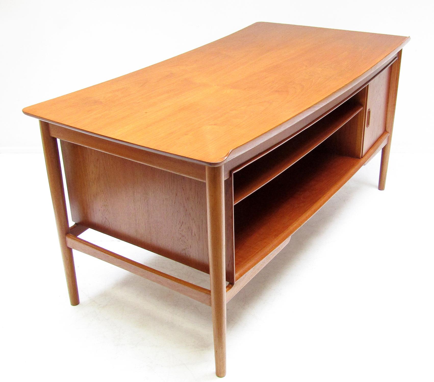 1960s Danish Desk in Teak by Svend Aage Madsen For Sale 4