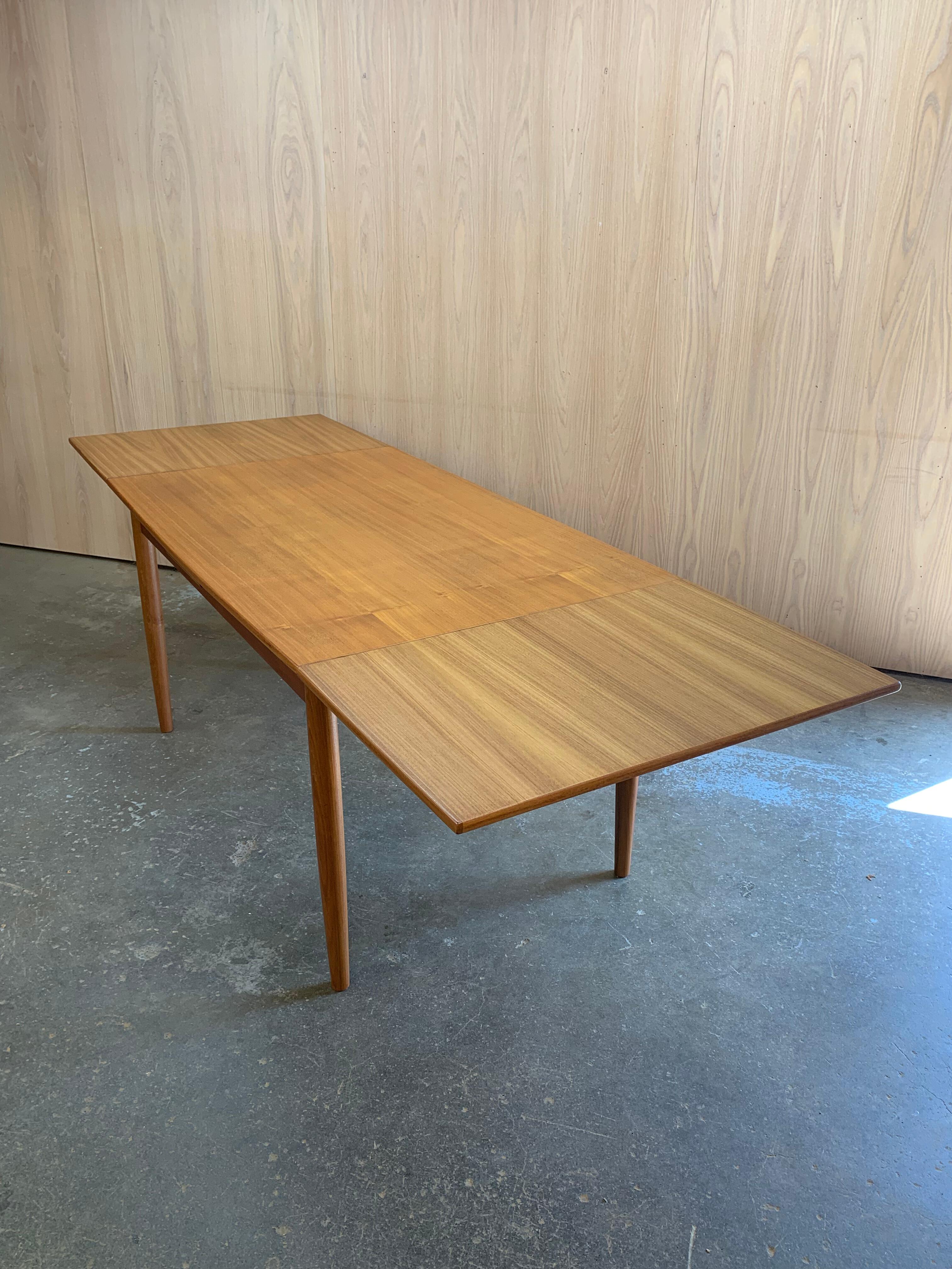 1960s Danish Draw-Leaf Dining Table For Sale 5