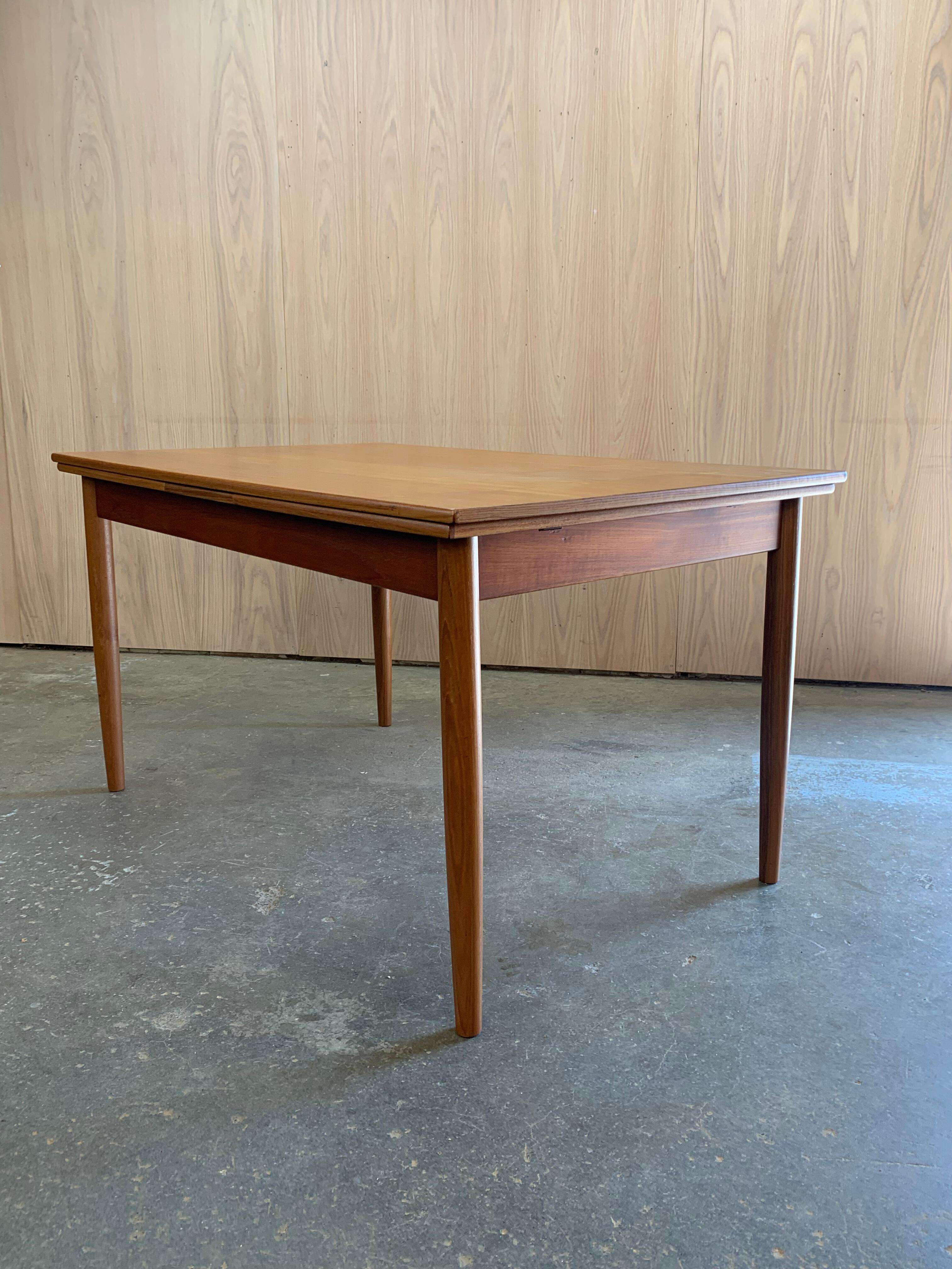 1960s Danish Draw-Leaf Dining Table For Sale 7