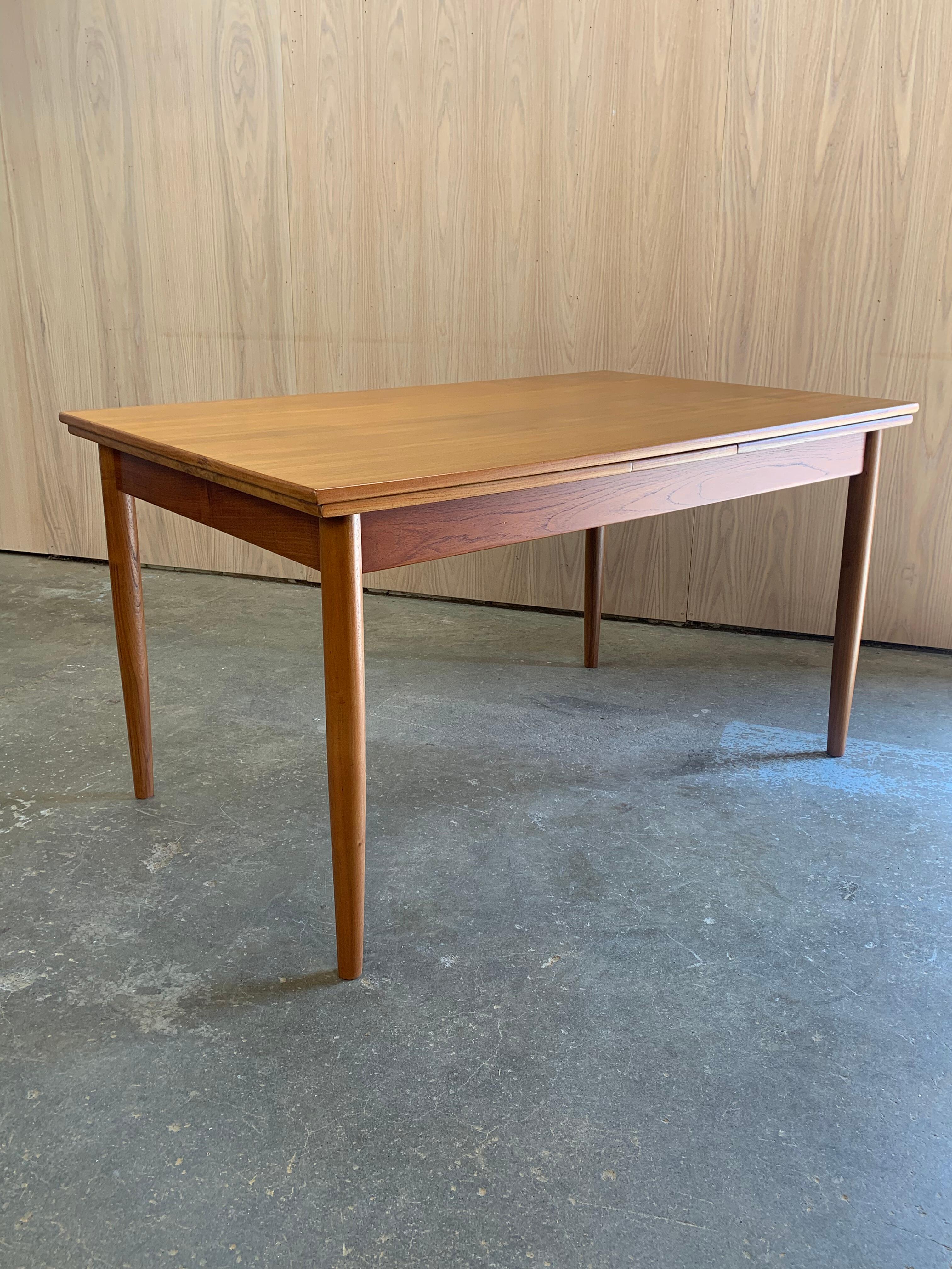 1960s Danish Draw-Leaf Dining Table For Sale 1