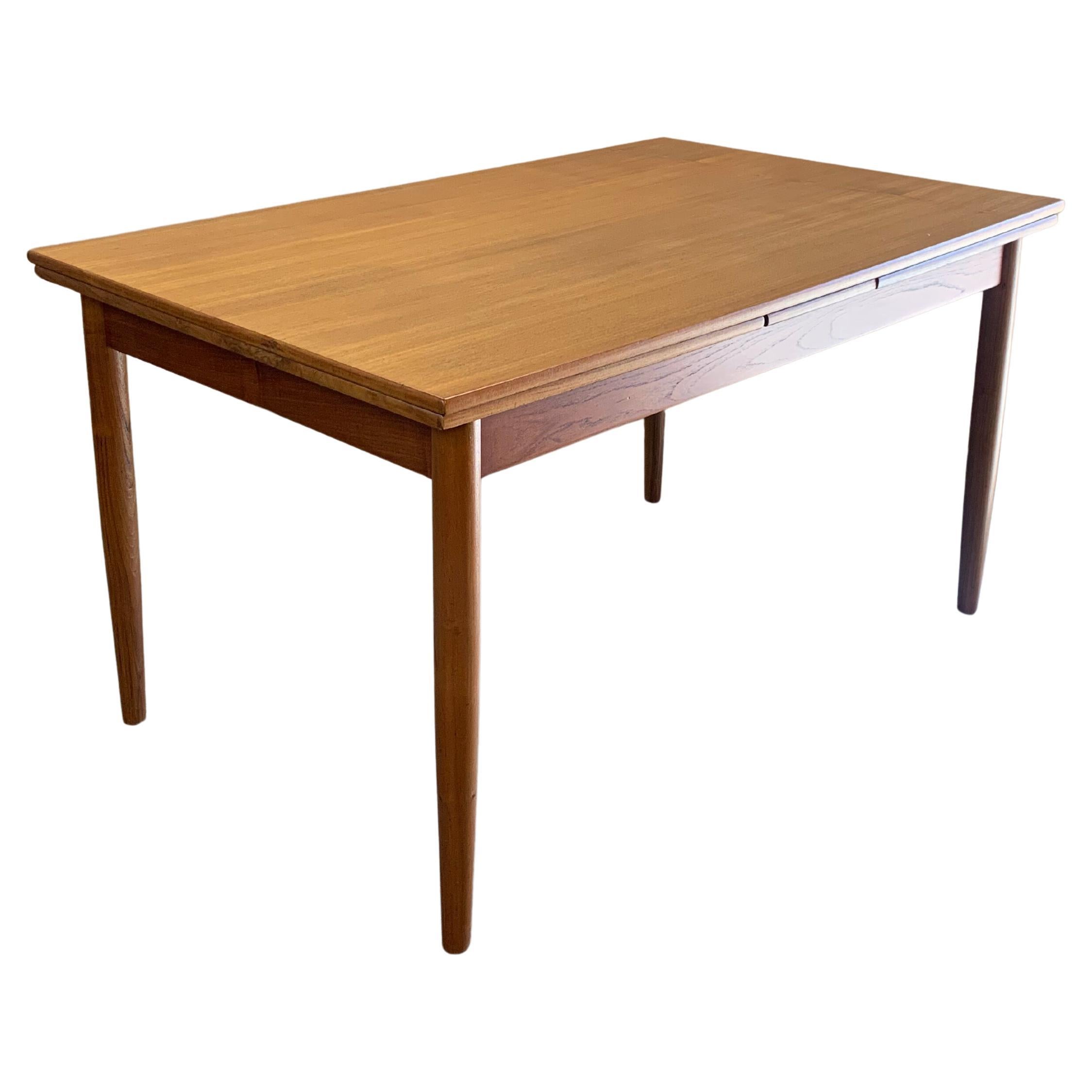 Mesa de comedor danesa de hojas móviles de los años 60