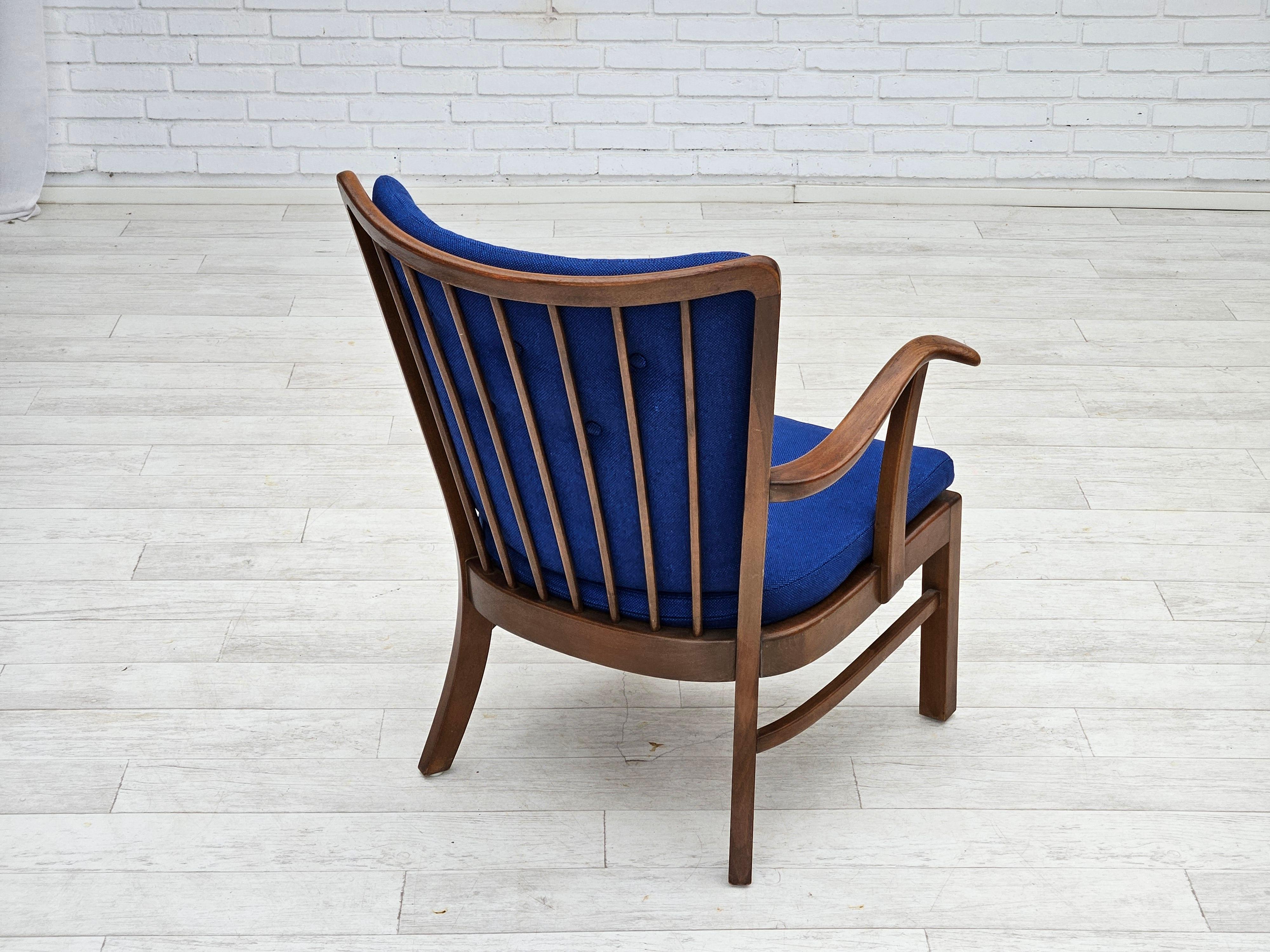 Milieu du XXe siècle Fauteuil danois des années 1960 de Fritz Hansen, tissu en laine, bois de hêtre. en vente