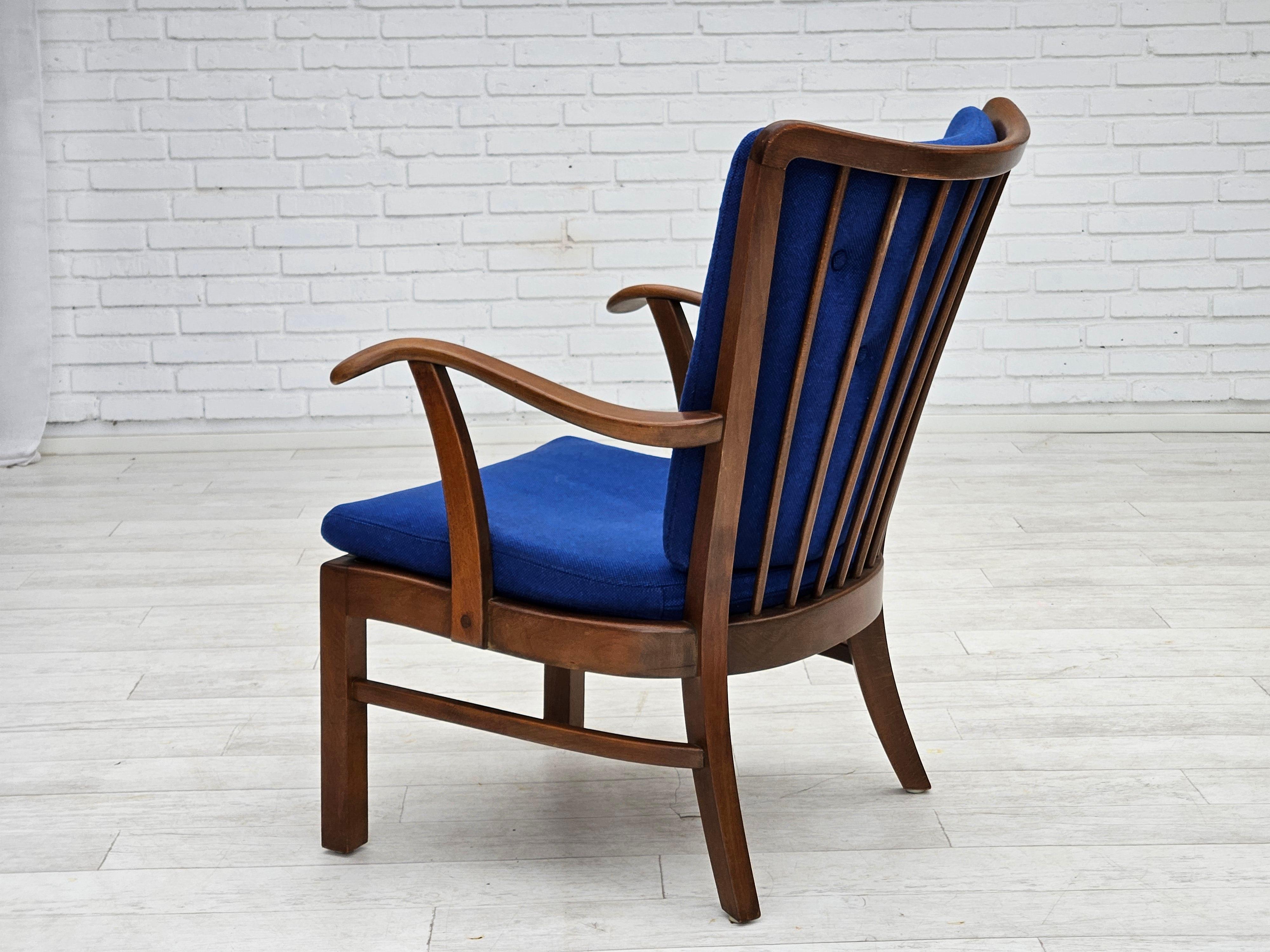 Fauteuil danois des années 1960 de Fritz Hansen, tissu en laine, bois de hêtre. en vente 1