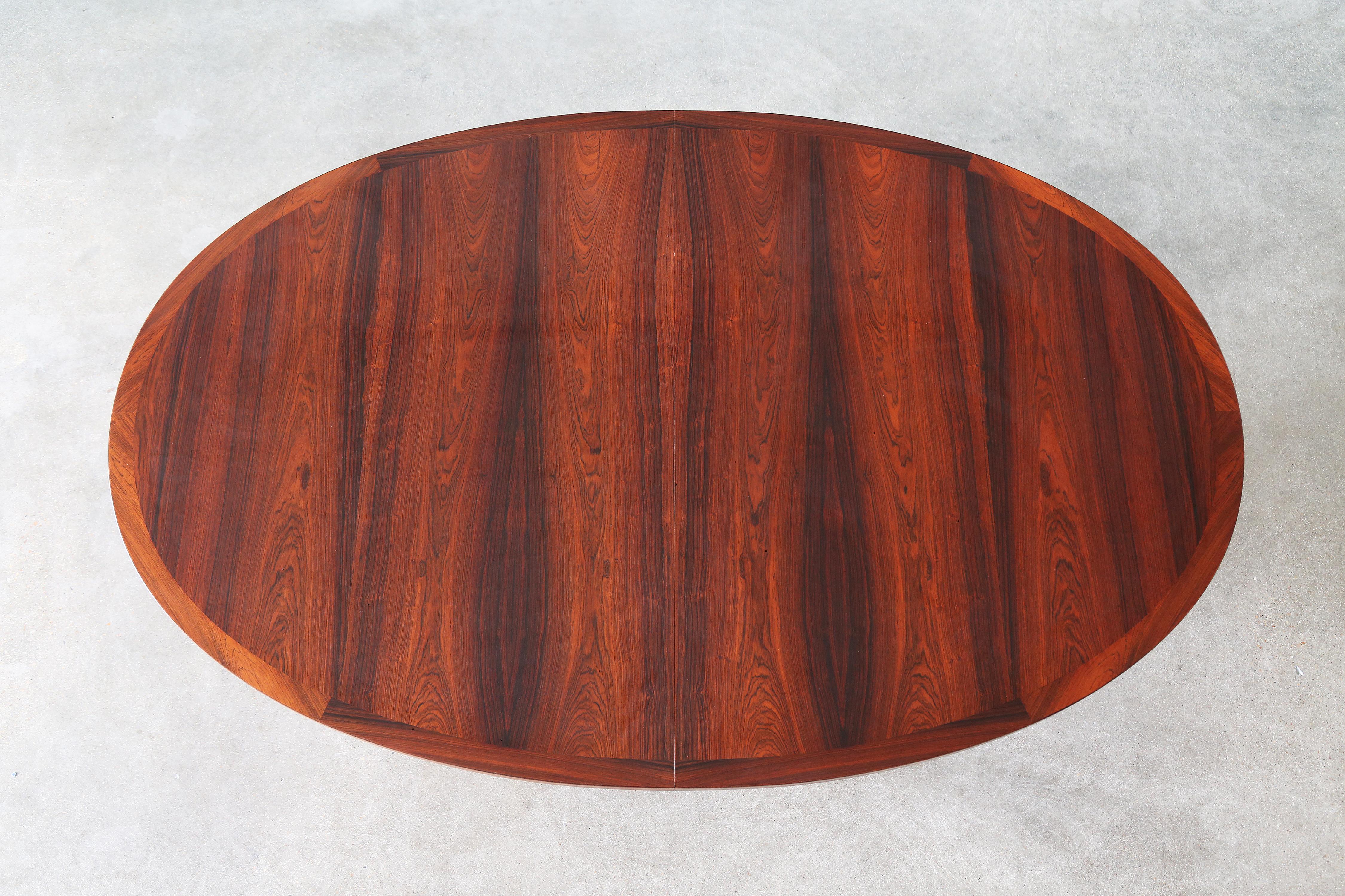 Mid-Century Modern 1960s Danish Extendable Rosewood Dining Table John Mortensen for Heltborg Møbler For Sale