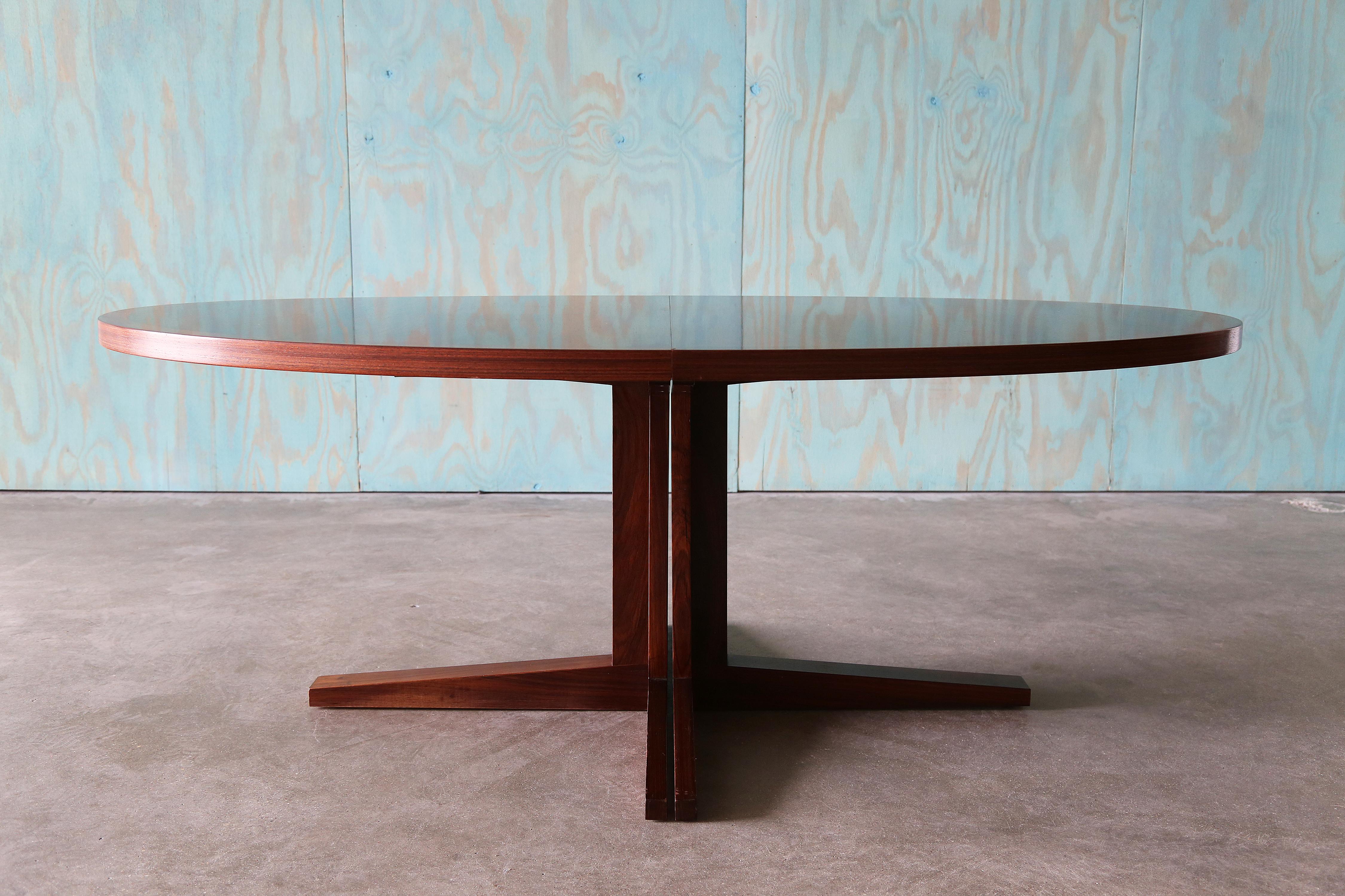 Mid-20th Century 1960s Danish Extendable Rosewood Dining Table John Mortensen for Heltborg Møbler For Sale