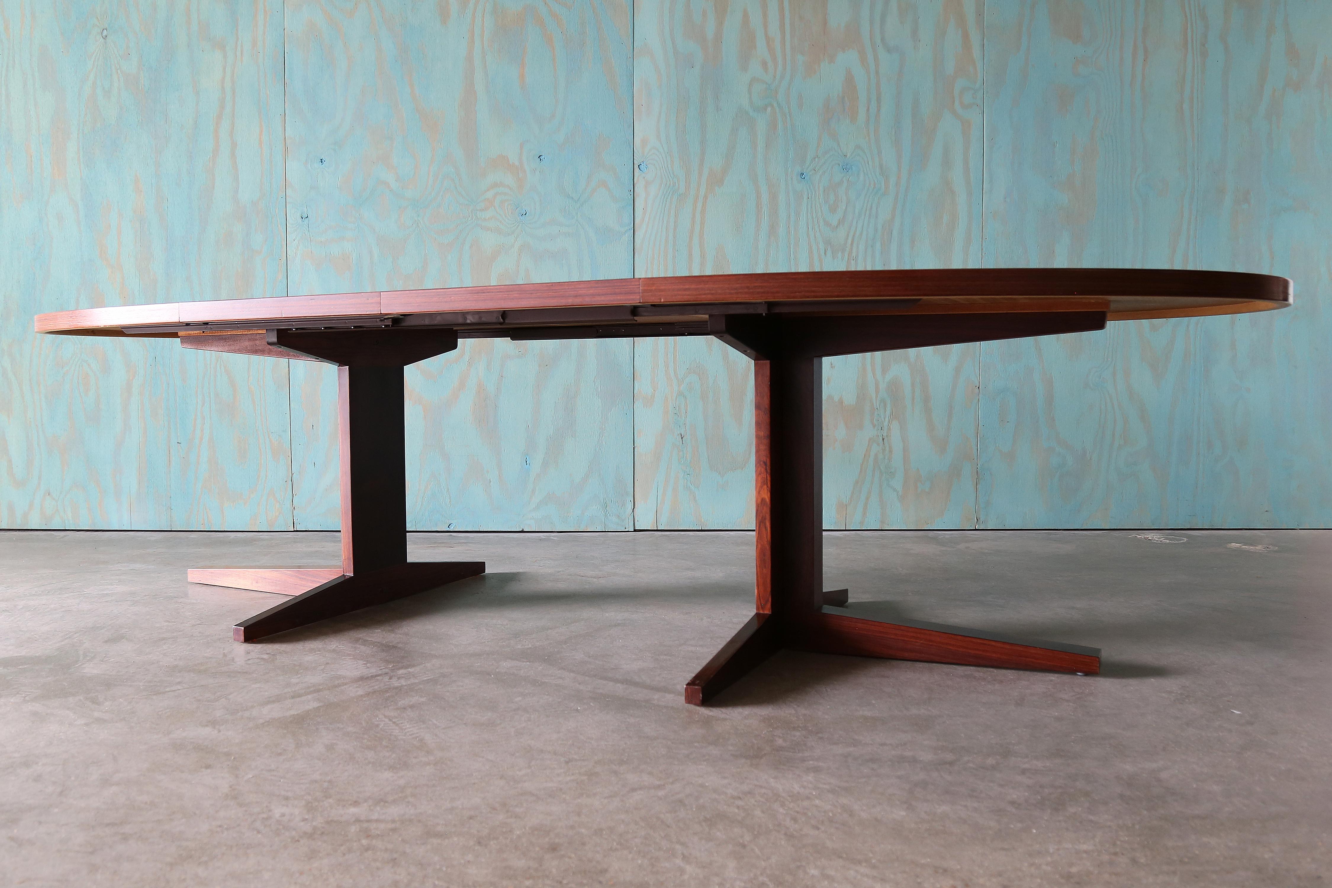 1960s Danish Extendable Rosewood Dining Table John Mortensen for Heltborg Møbler For Sale 4