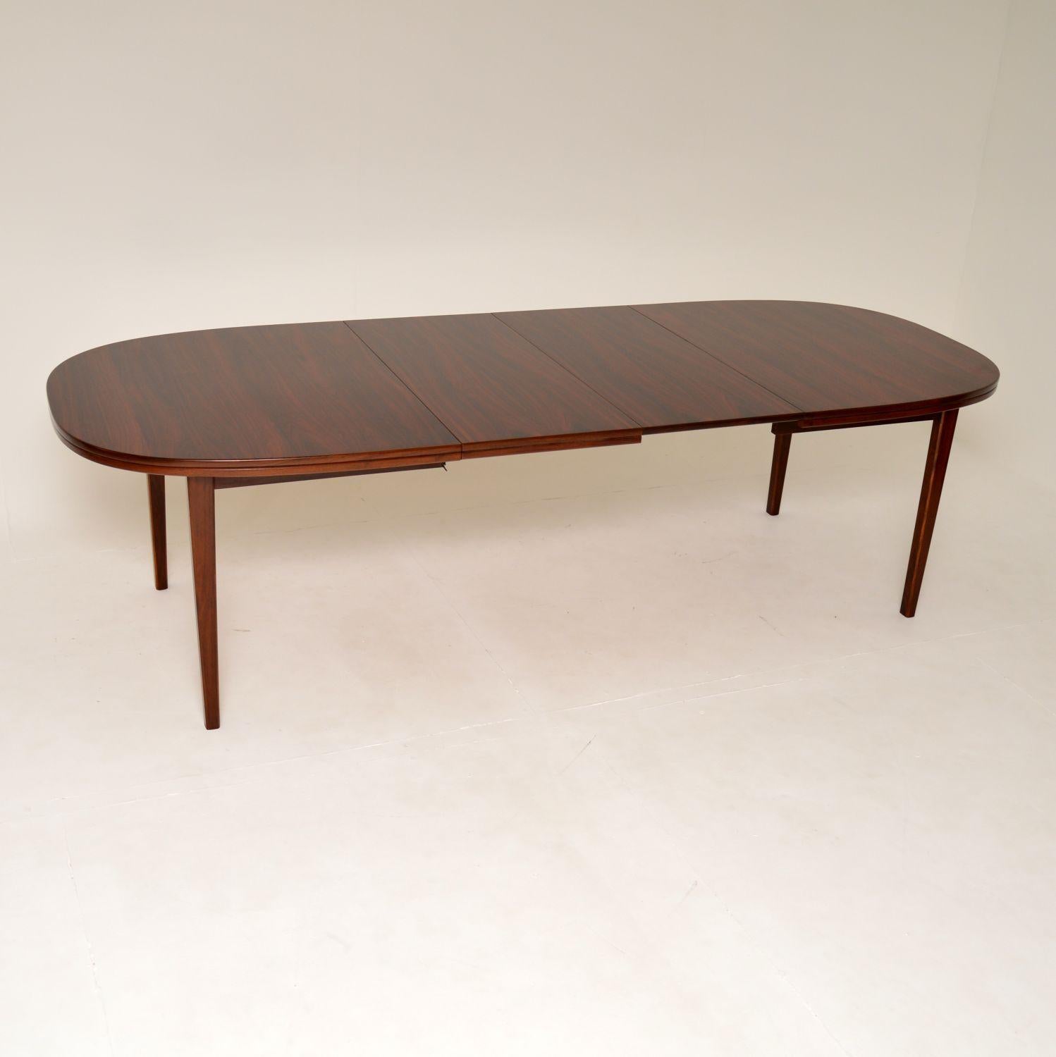 1960's Danish Extending Dining Table In Good Condition In London, GB