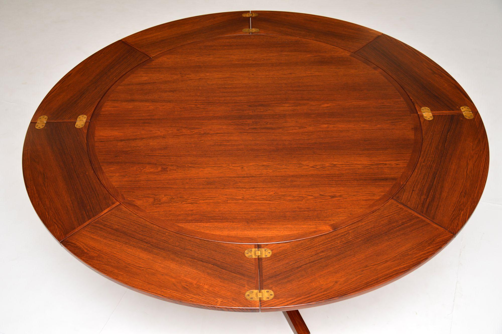 1960s Danish Flip Flap Lotus Dining Table by Dyrlund In Good Condition In London, GB