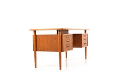 1960s Danish Freestanding Desk in Teak and Oak