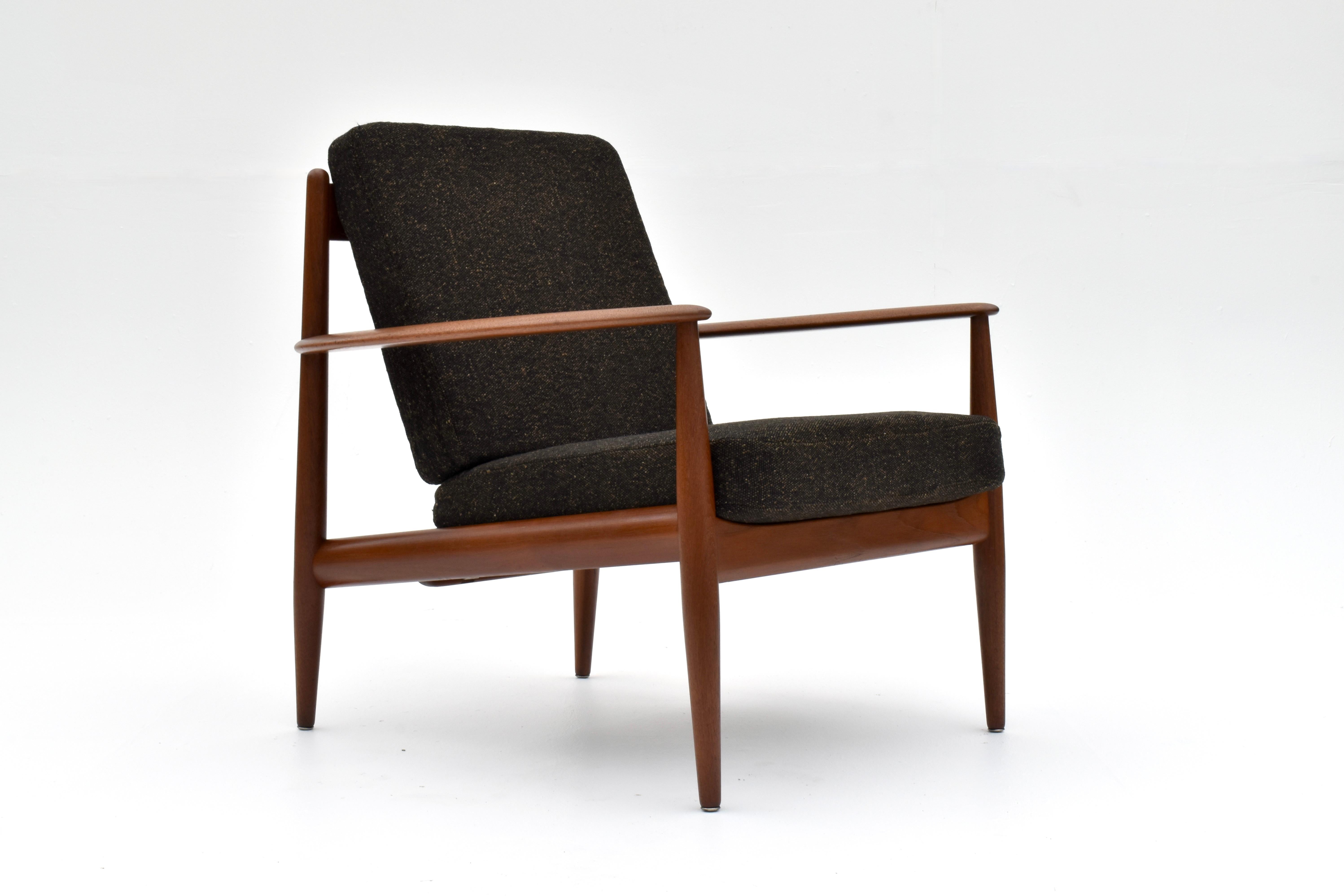 Fauteuil de salon danois Grete Jalk modèle 118 en teck des années 1960 pour France & Son en vente 5