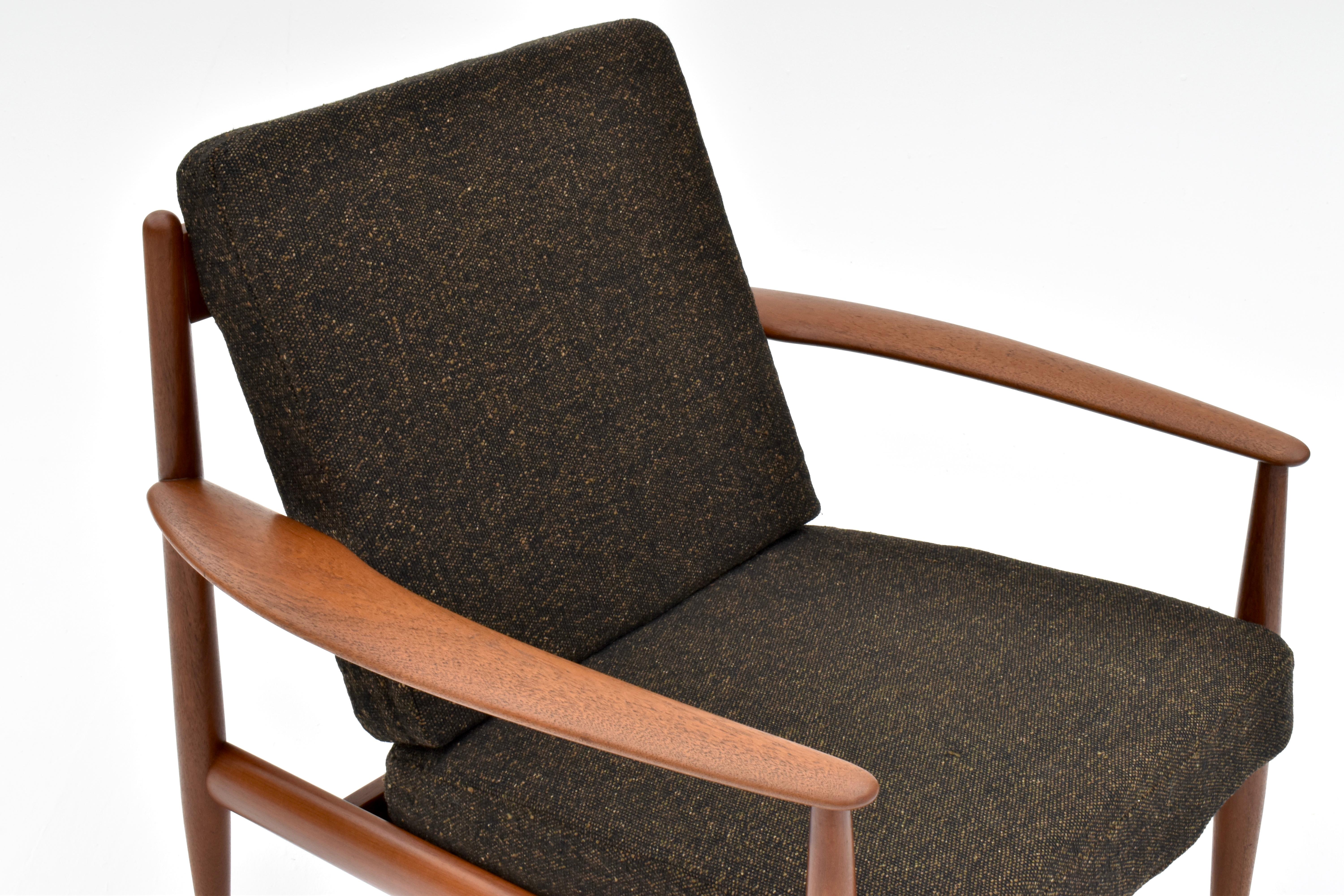 Fauteuil de salon danois Grete Jalk modèle 118 en teck des années 1960 pour France & Son en vente 7