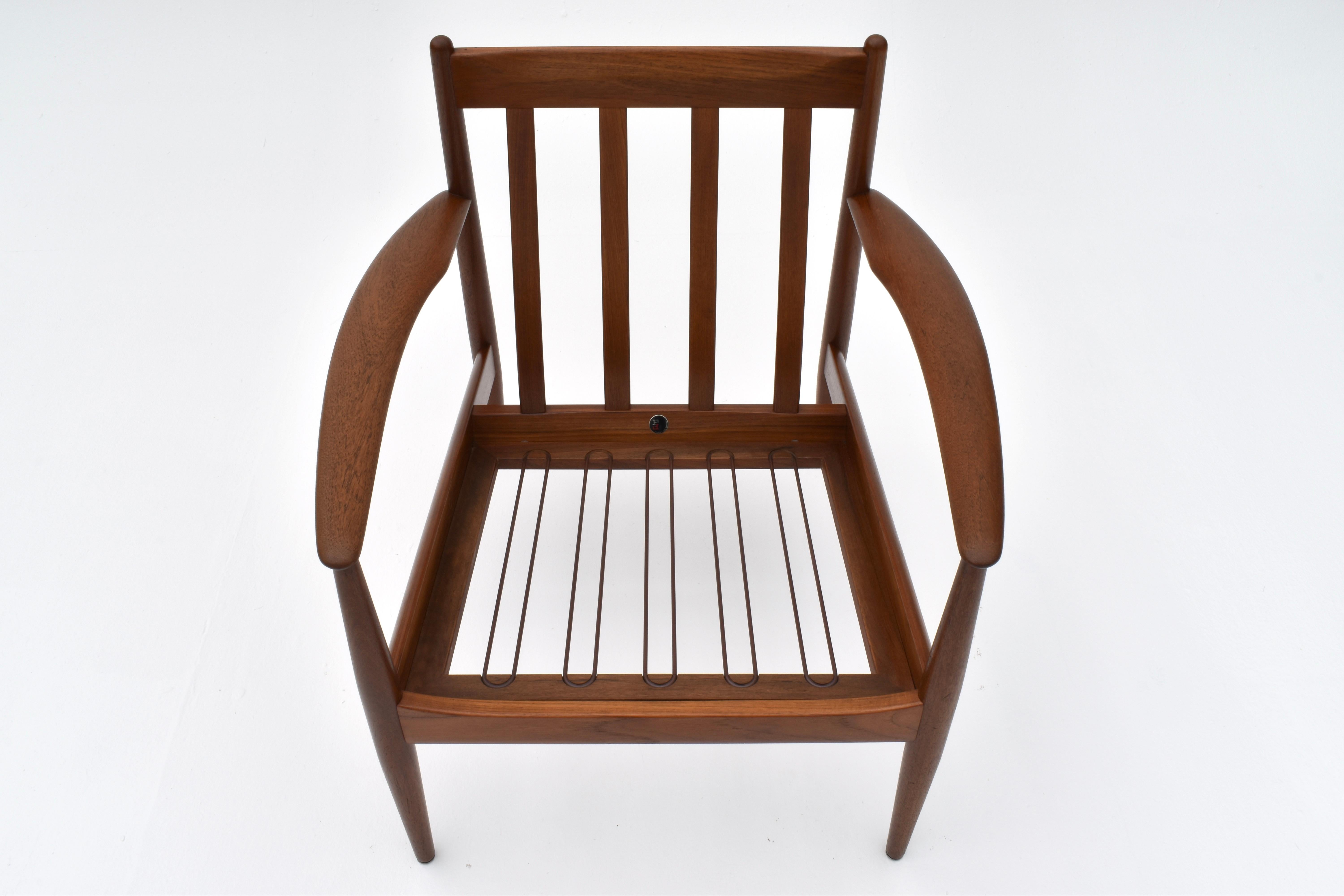 Fauteuil de salon danois Grete Jalk modèle 118 en teck des années 1960 pour France & Son en vente 9