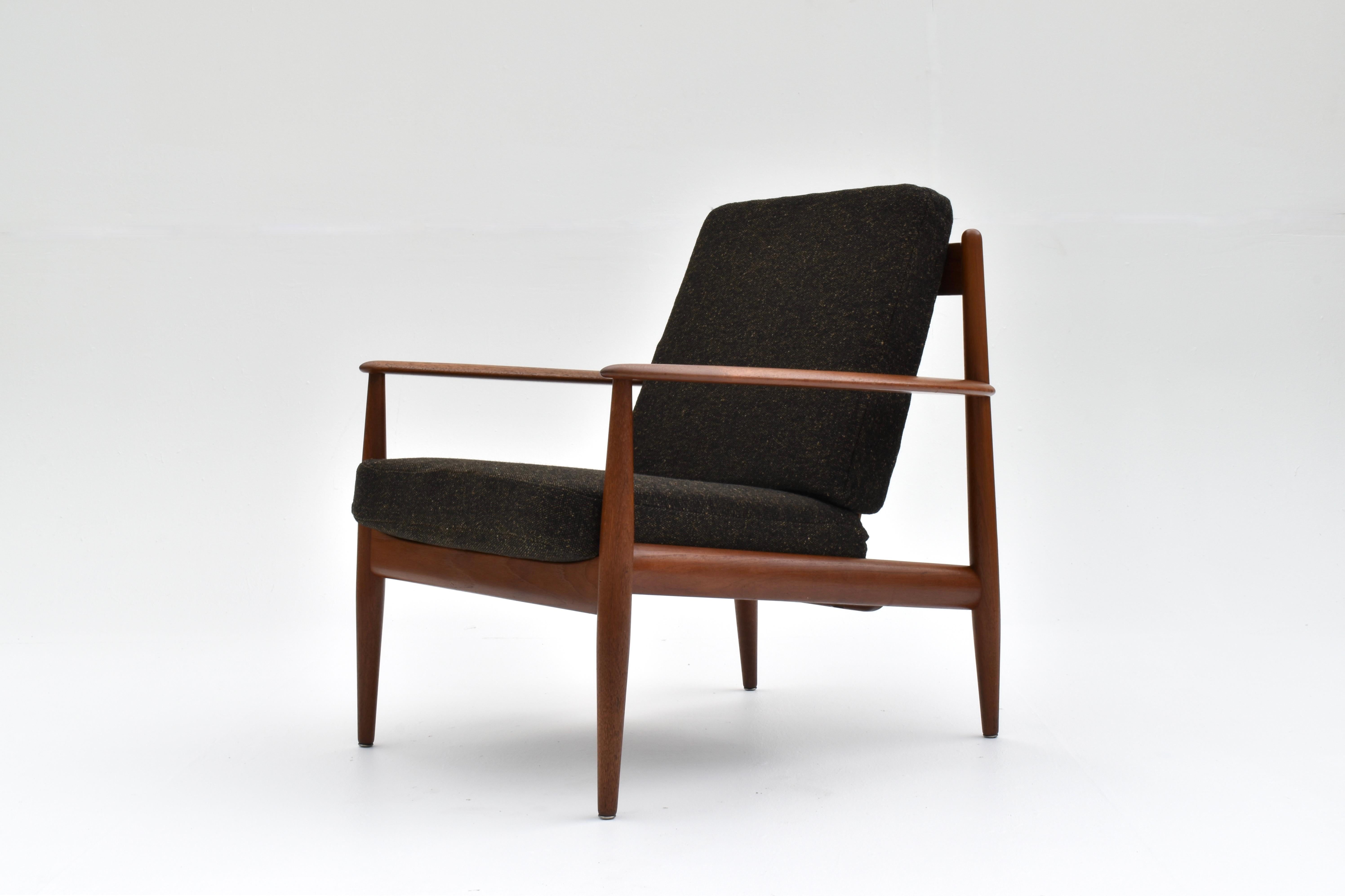Scandinave moderne Fauteuil de salon danois Grete Jalk modèle 118 en teck des années 1960 pour France & Son en vente