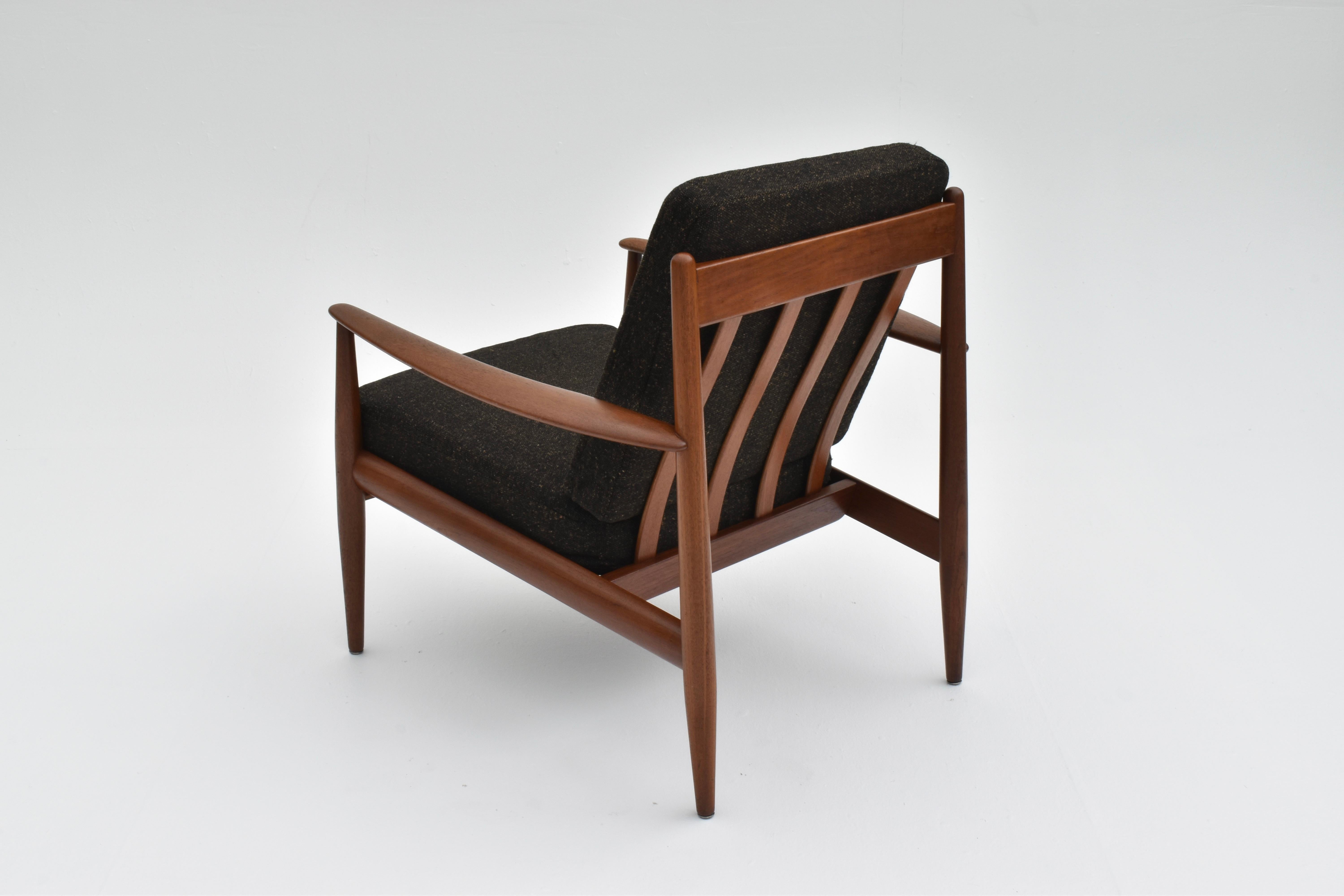 Fauteuil de salon danois Grete Jalk modèle 118 en teck des années 1960 pour France & Son en vente 1
