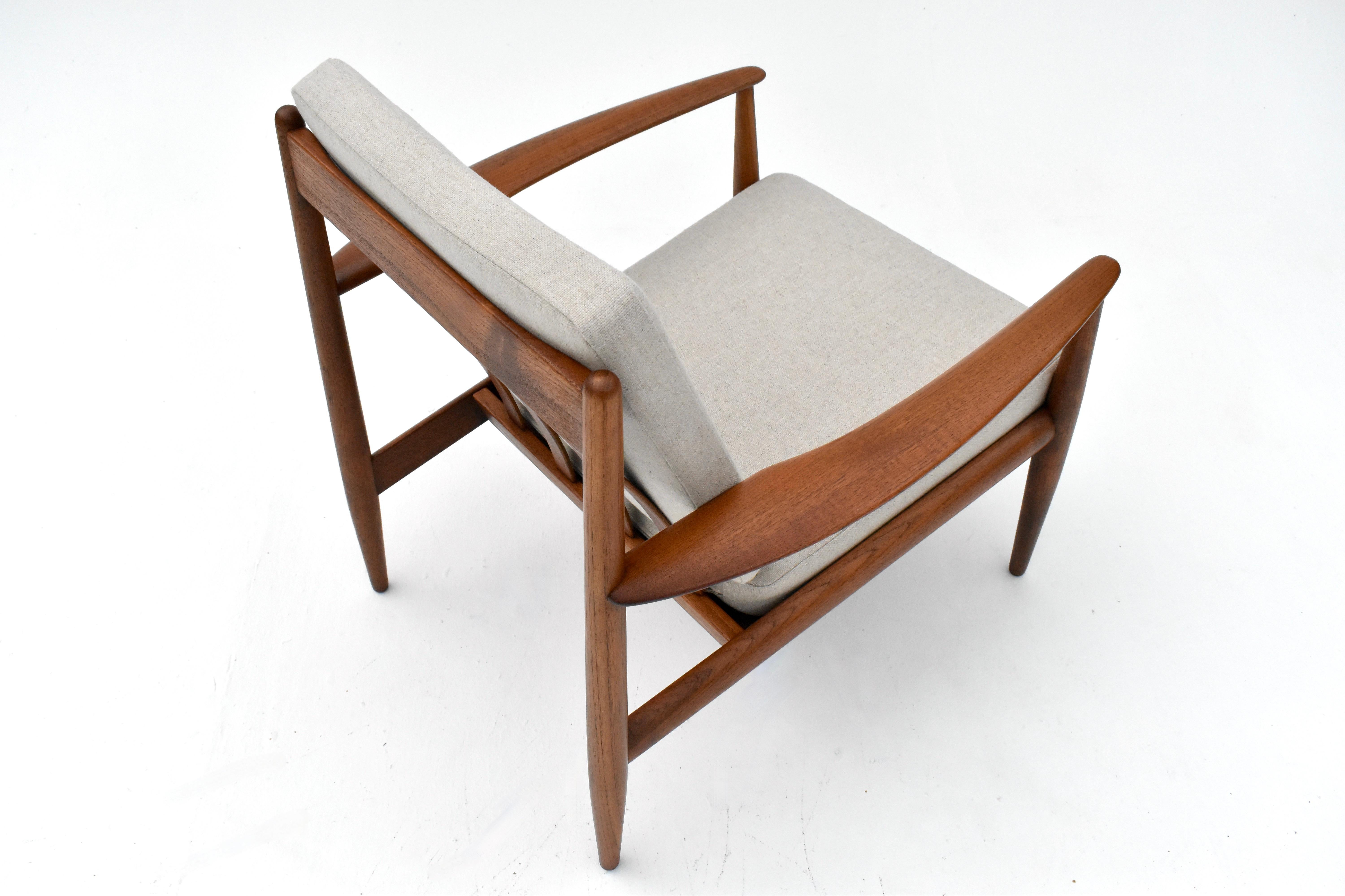Chaise longue danoise en teck Grete Jalk des années 1960 pour France & Son en vente 3