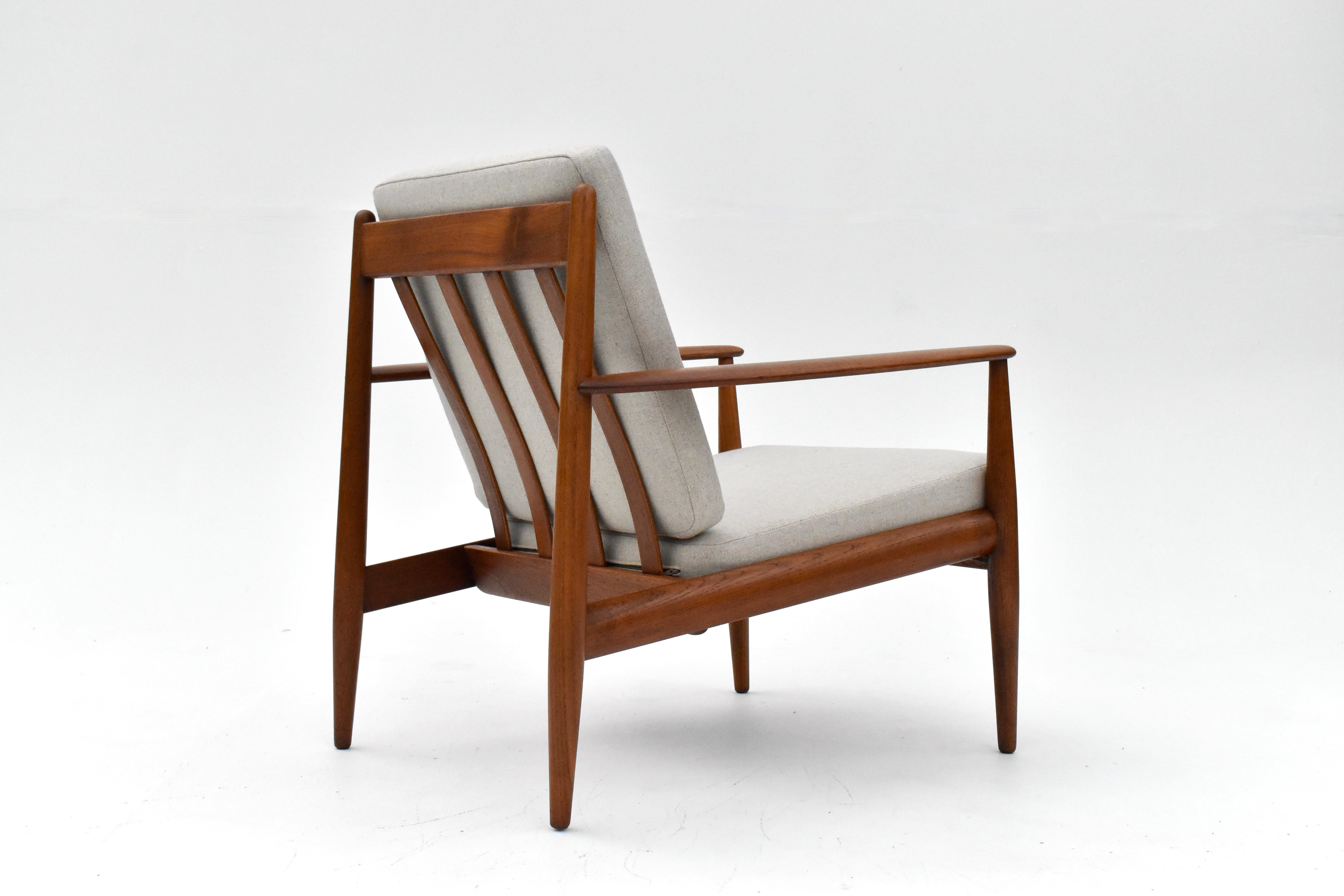 Chaise longue danoise en teck Grete Jalk des années 1960 pour France & Son en vente 4