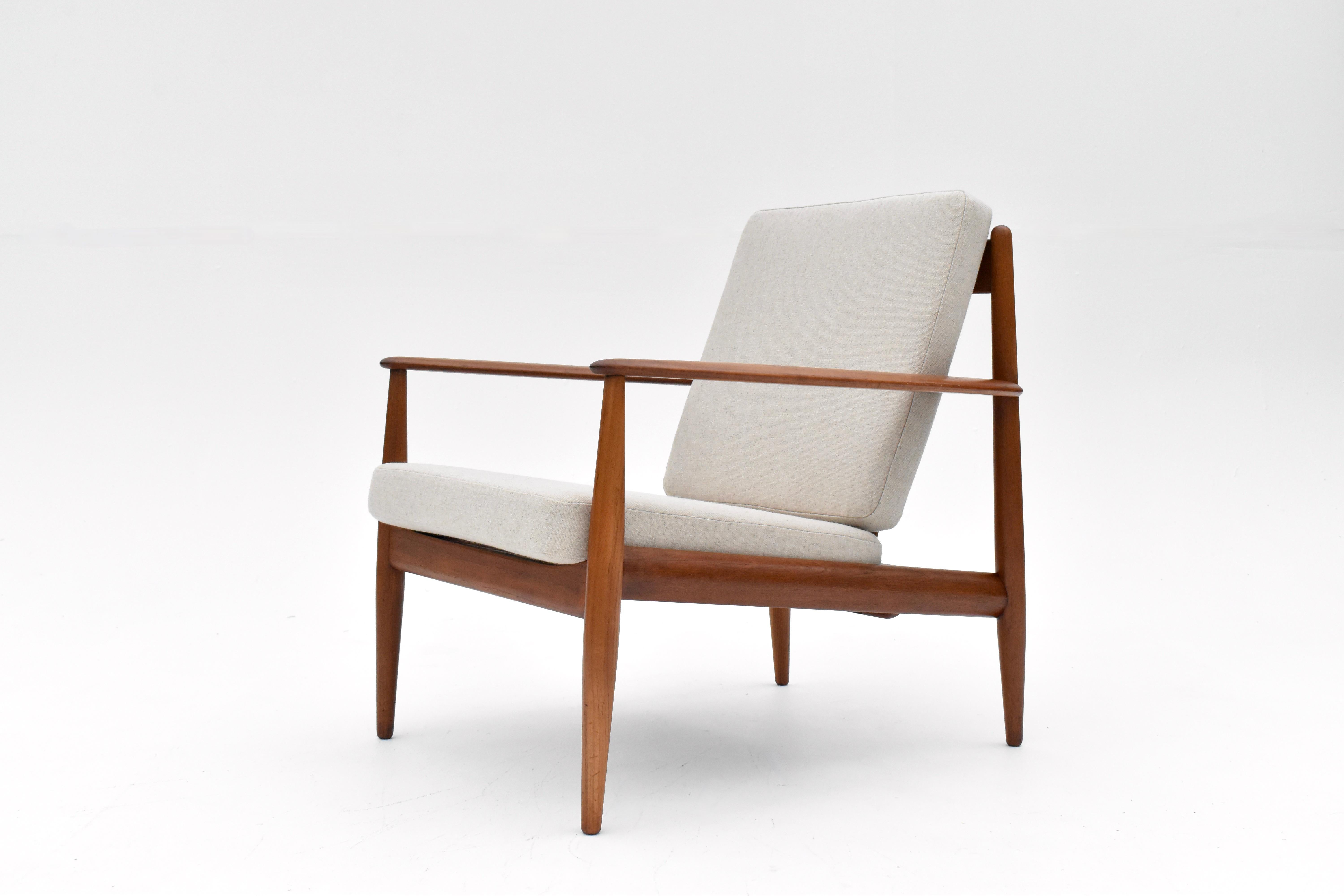 Scandinave moderne Chaise longue danoise en teck Grete Jalk des années 1960 pour France & Son en vente