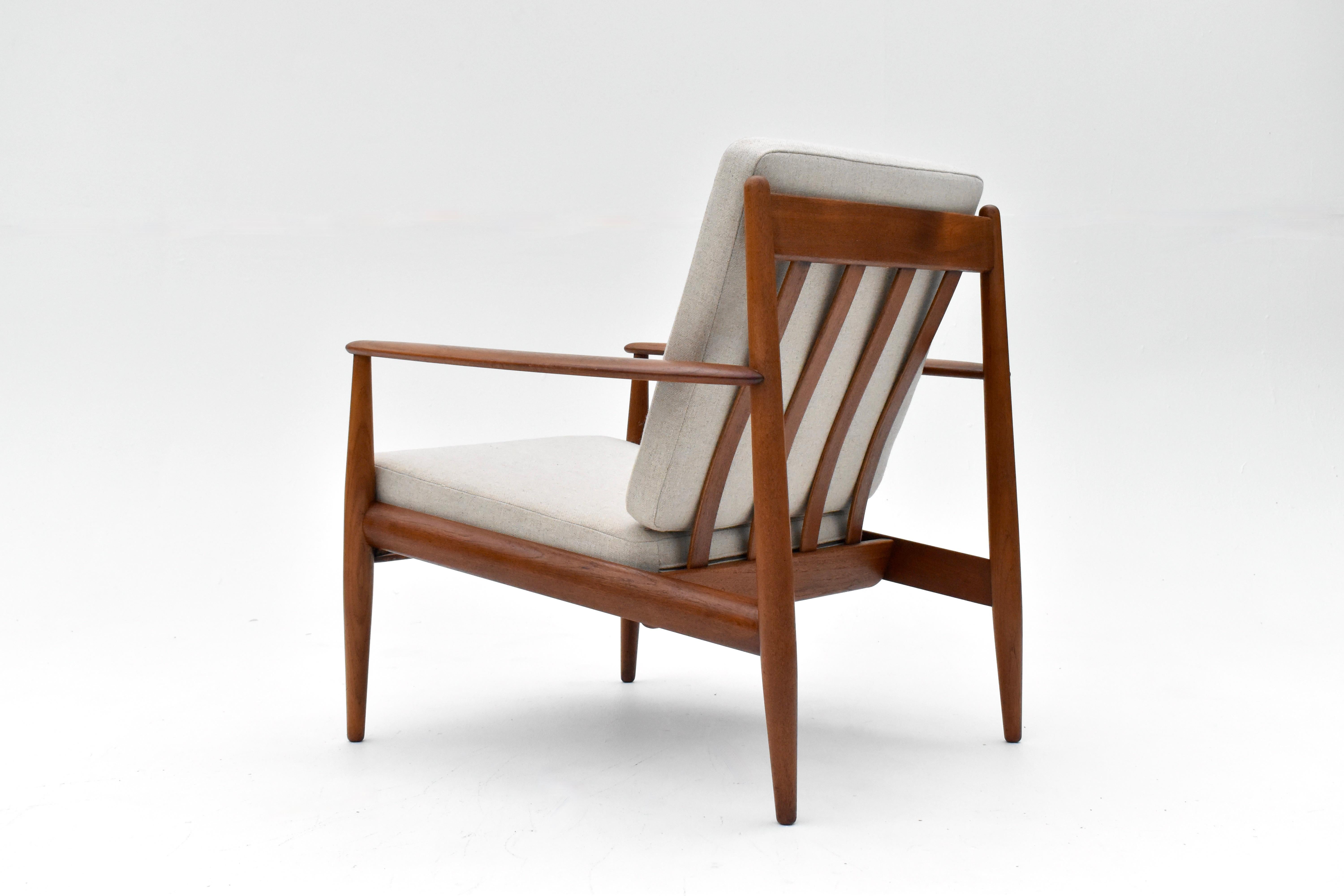 Danois Chaise longue danoise en teck Grete Jalk des années 1960 pour France & Son en vente