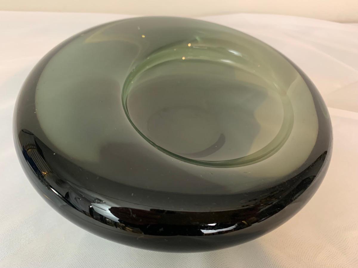 1960s Danish Grey Glass Handmade Bowl by Per Lütken for Holmegaard. No 16039 In Good Condition For Sale In London, GB