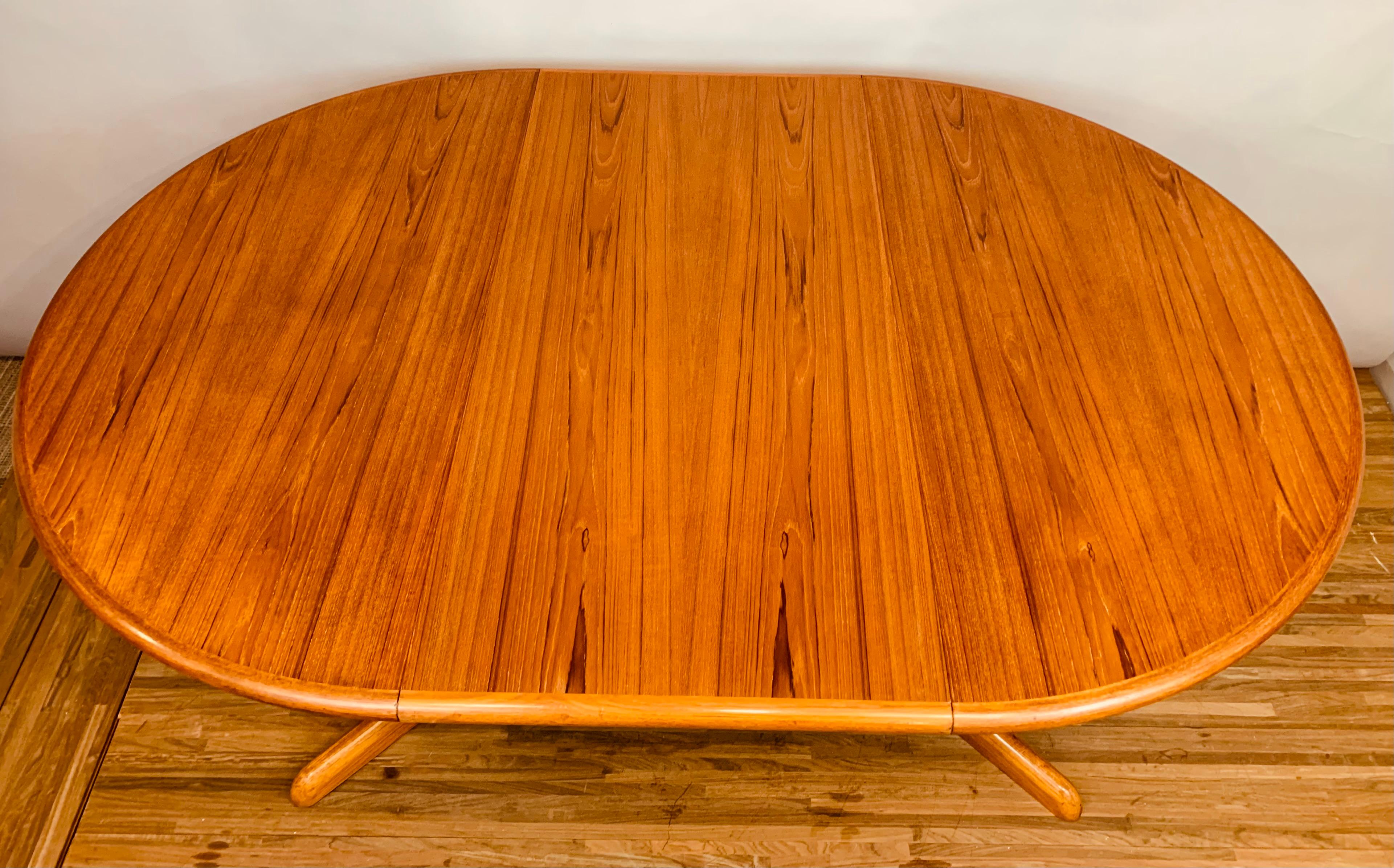 20th Century 1960s Danish Gudme Møblefabrik Teak Extendable One Leaf Pedestal Dining Table
