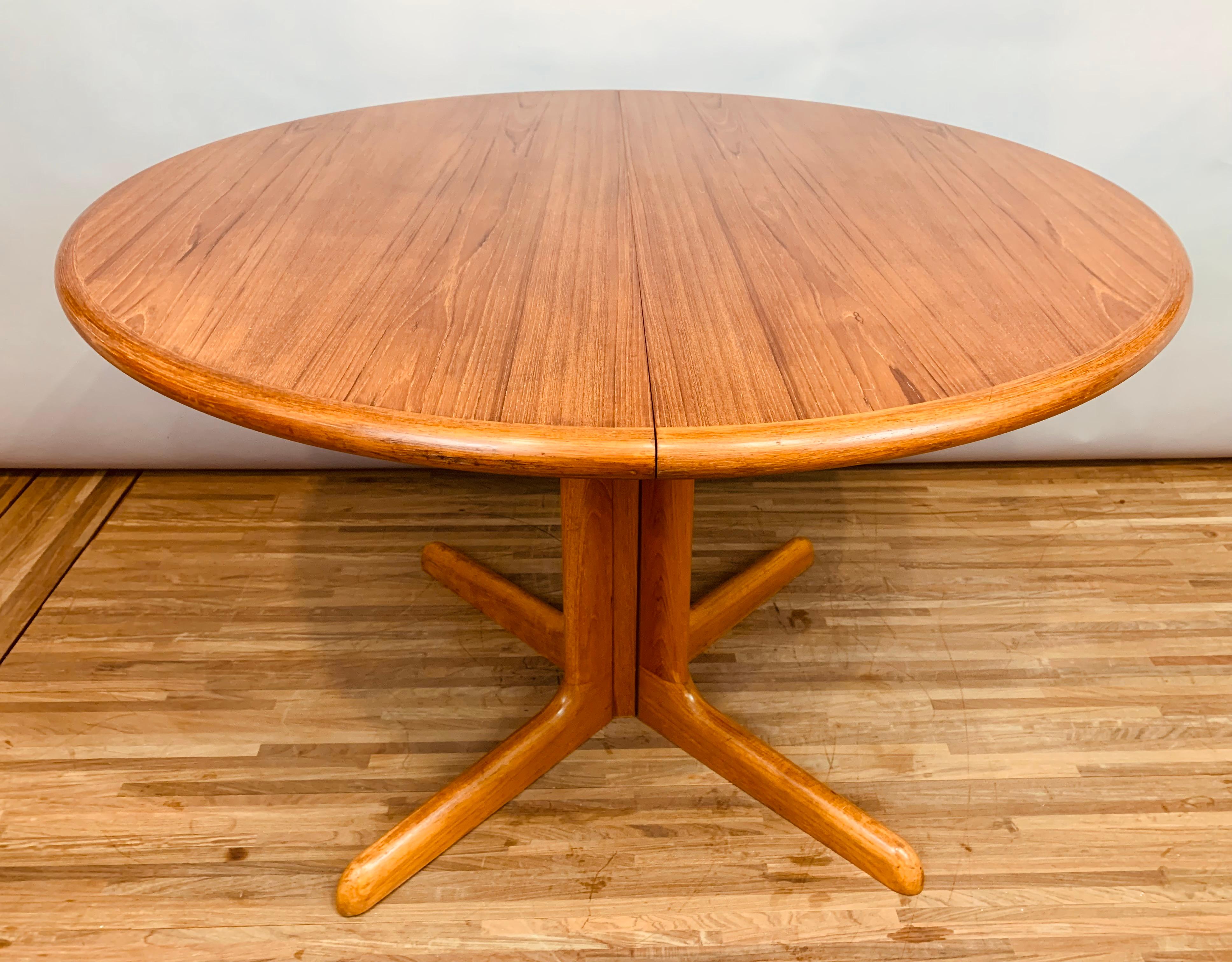 1960s Danish Gudme Møblefabrik Teak Extendable One Leaf Pedestal Dining Table 1